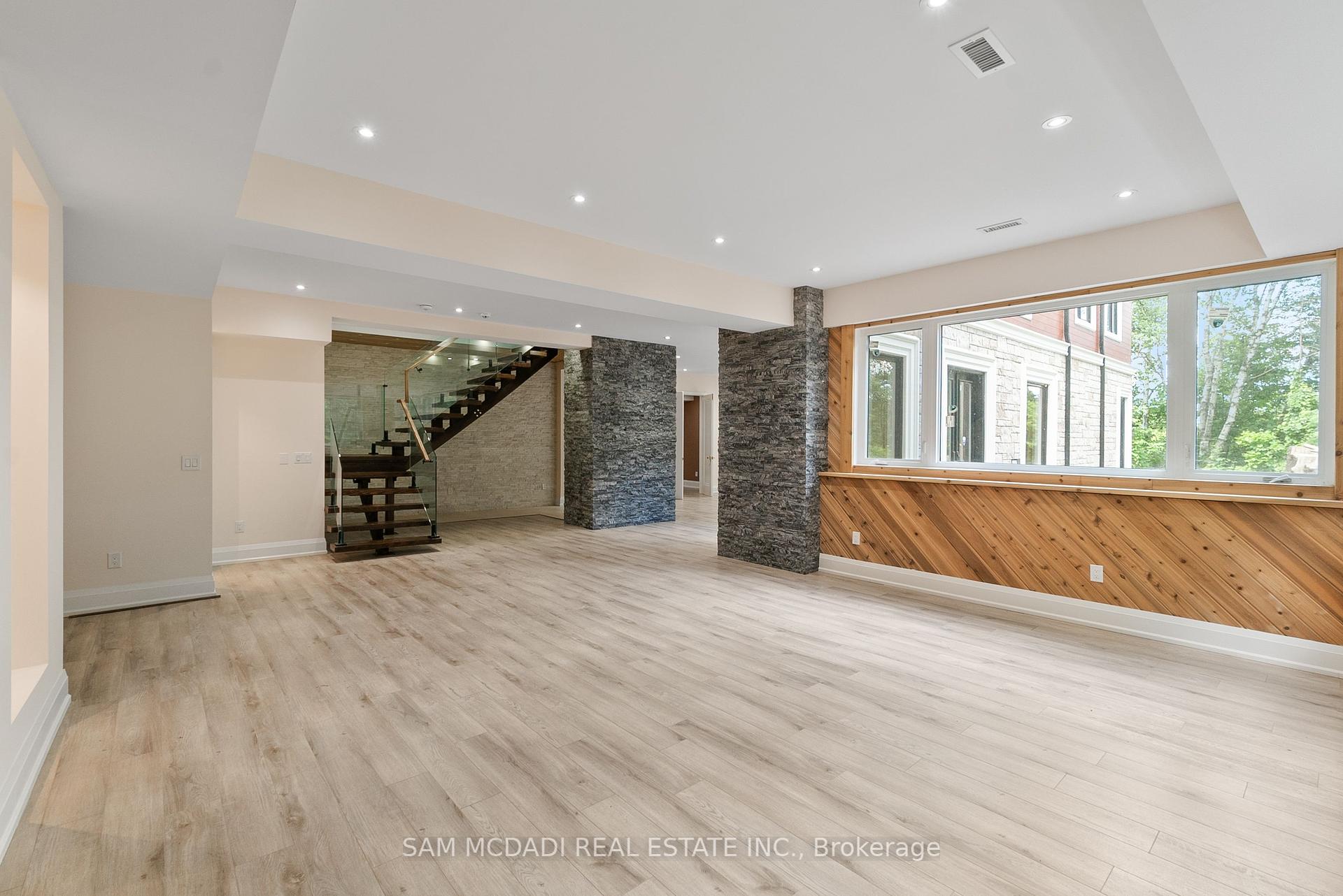 15 Glenview Heights Lane