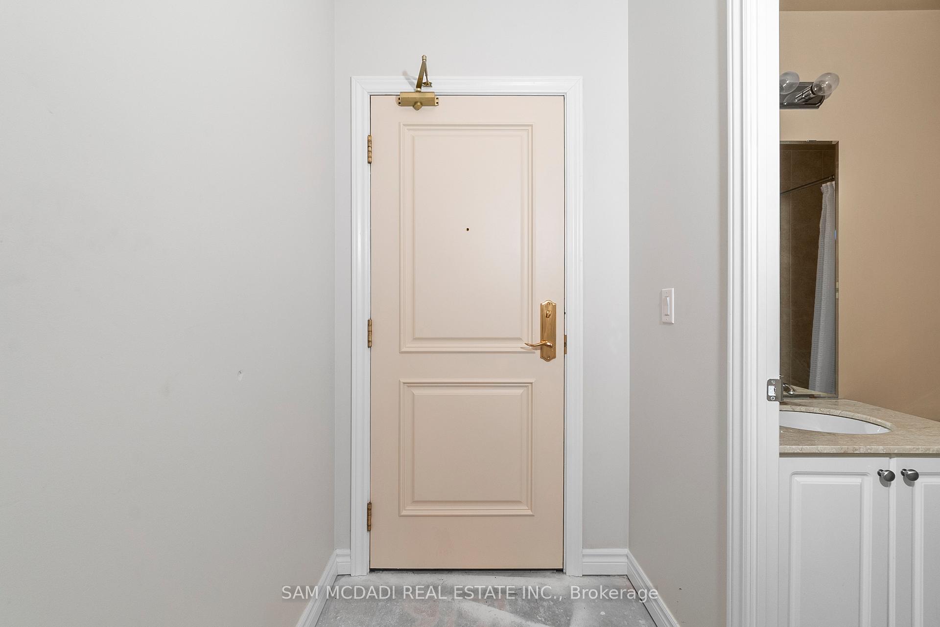 9235 Jane Street 1616, Vaughan Unit: 1616
