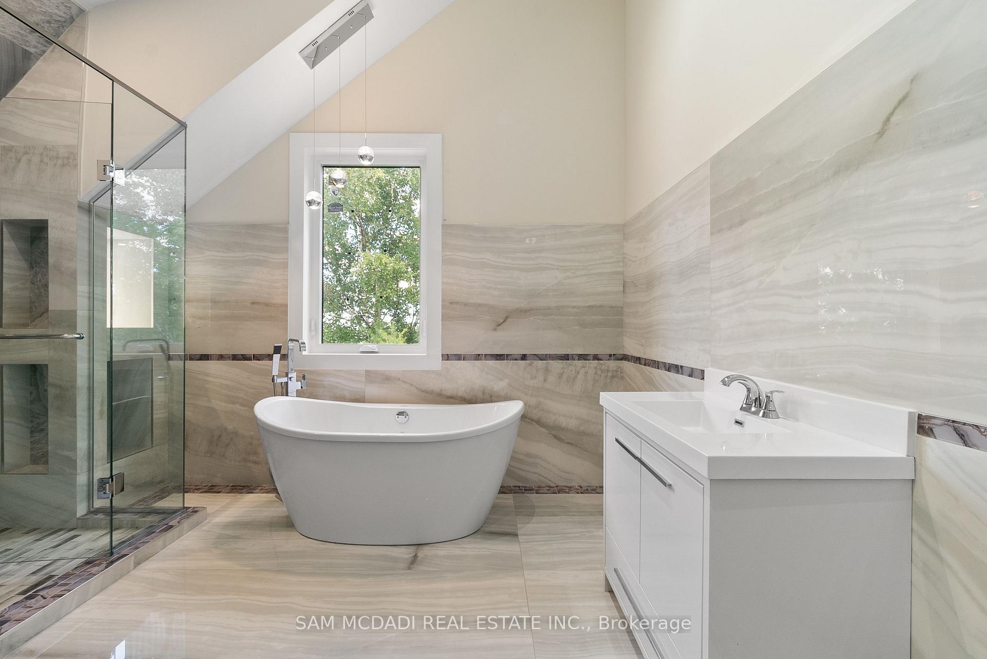 15 Glenview Heights Lane, King