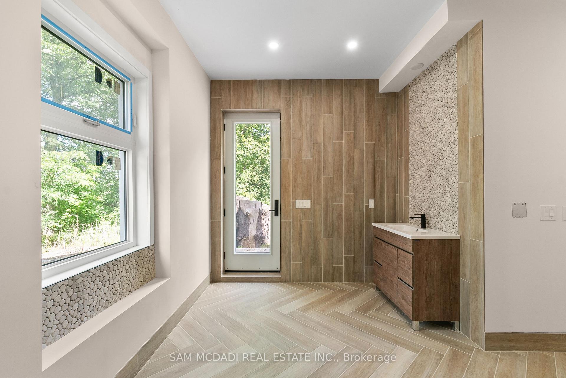 15 Glenview Heights Lane, King