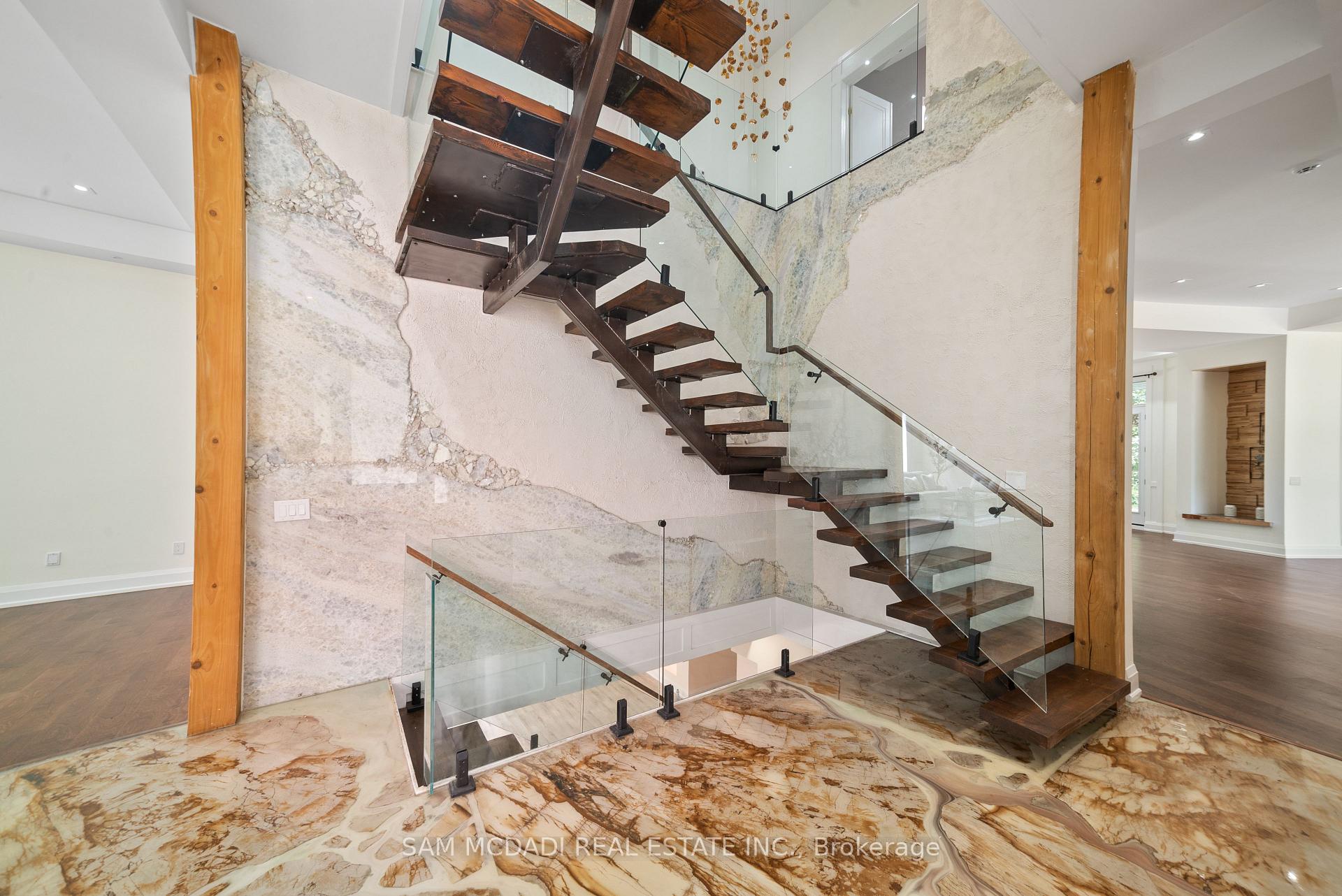 15 Glenview Heights Lane, King