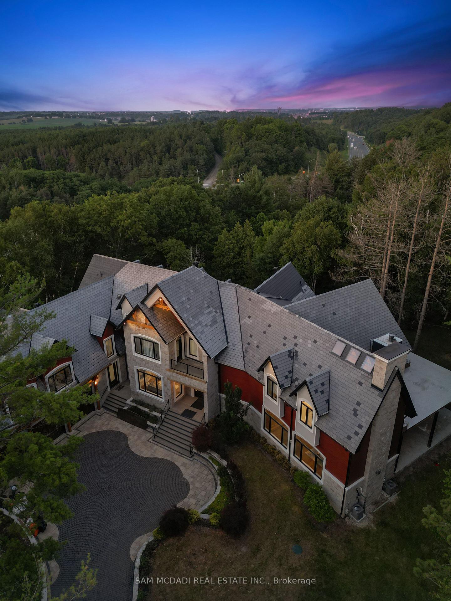 15 Glenview Heights Lane, King