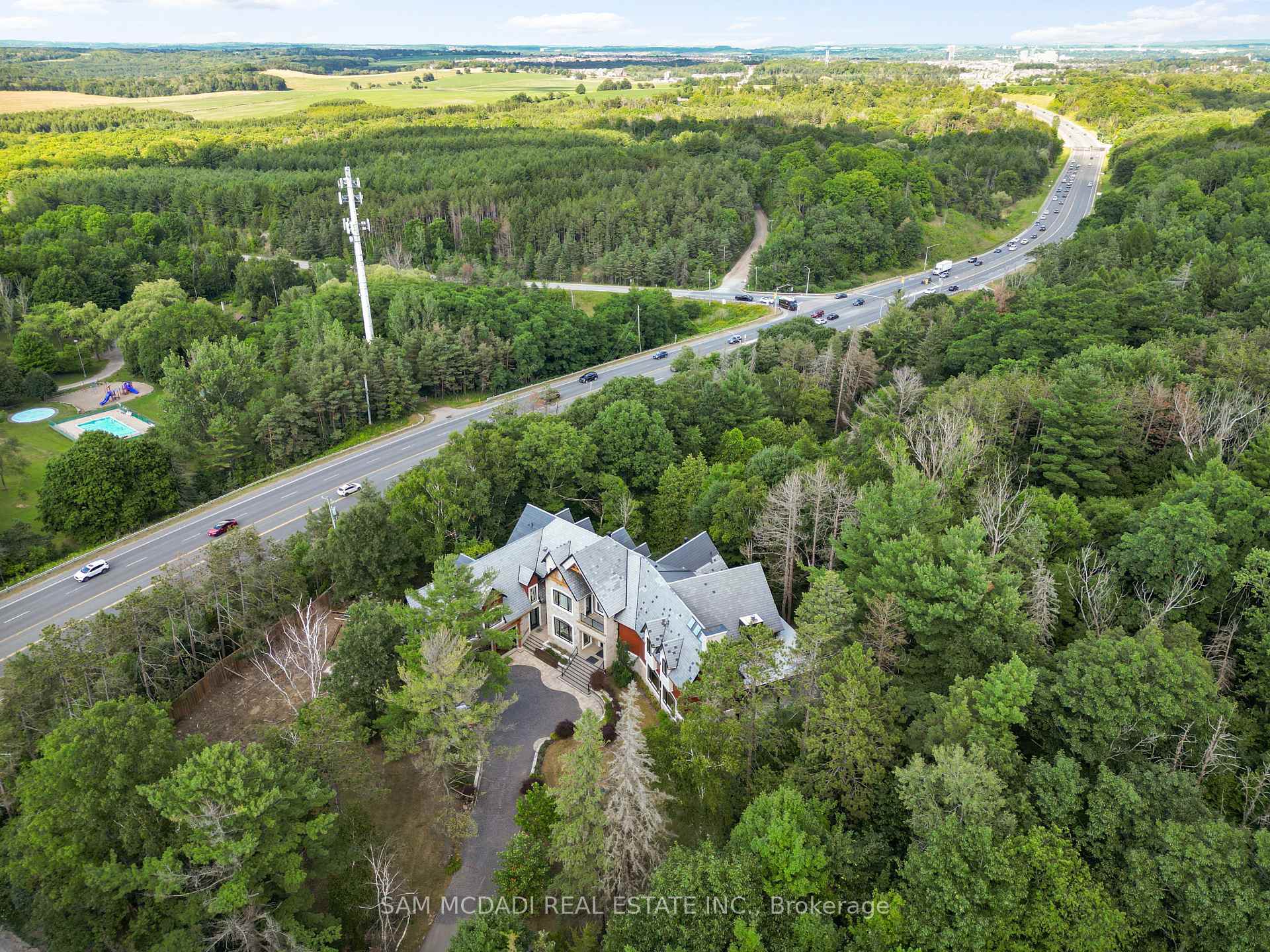 15 Glenview Heights Lane, King