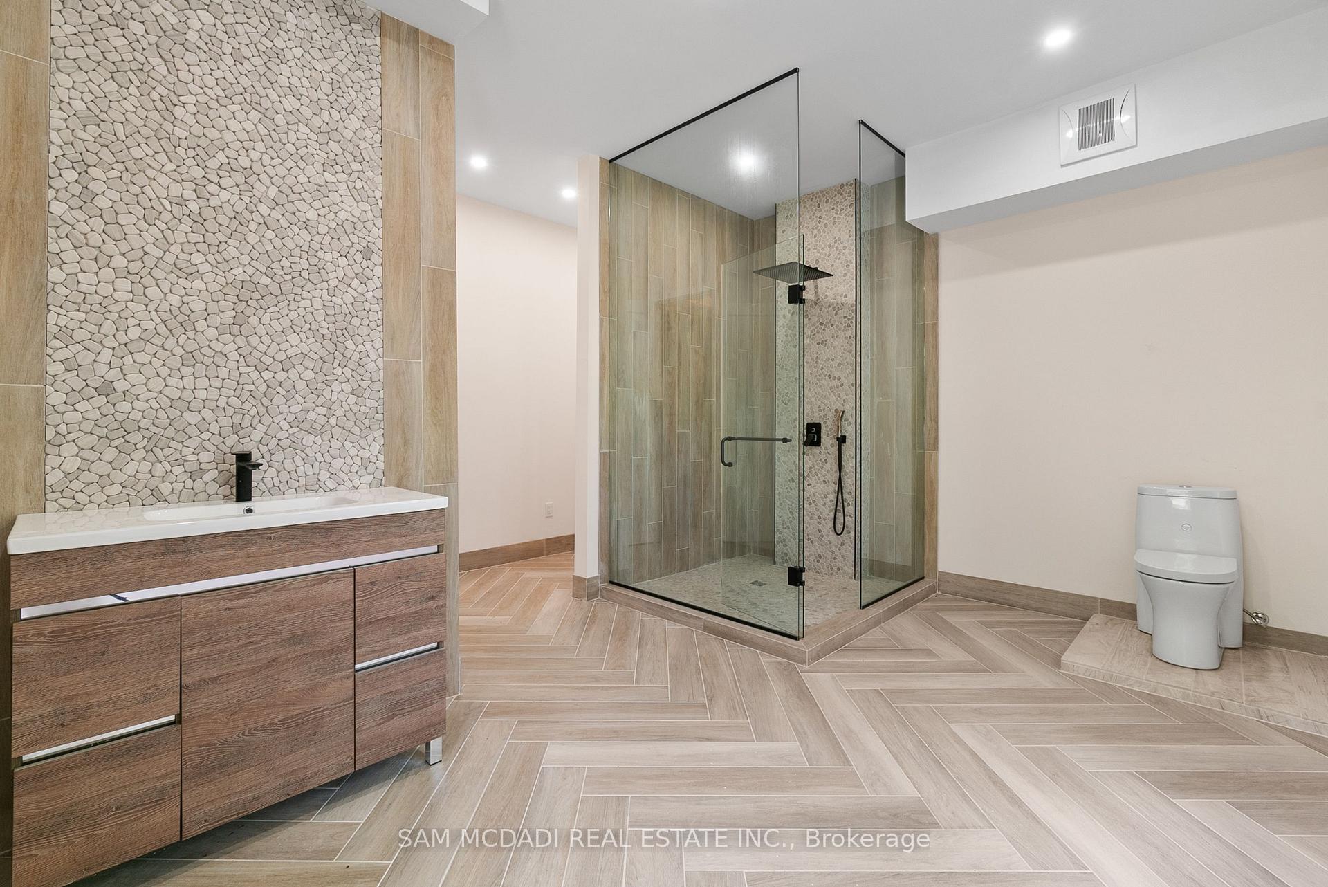 15 Glenview Heights Lane, King