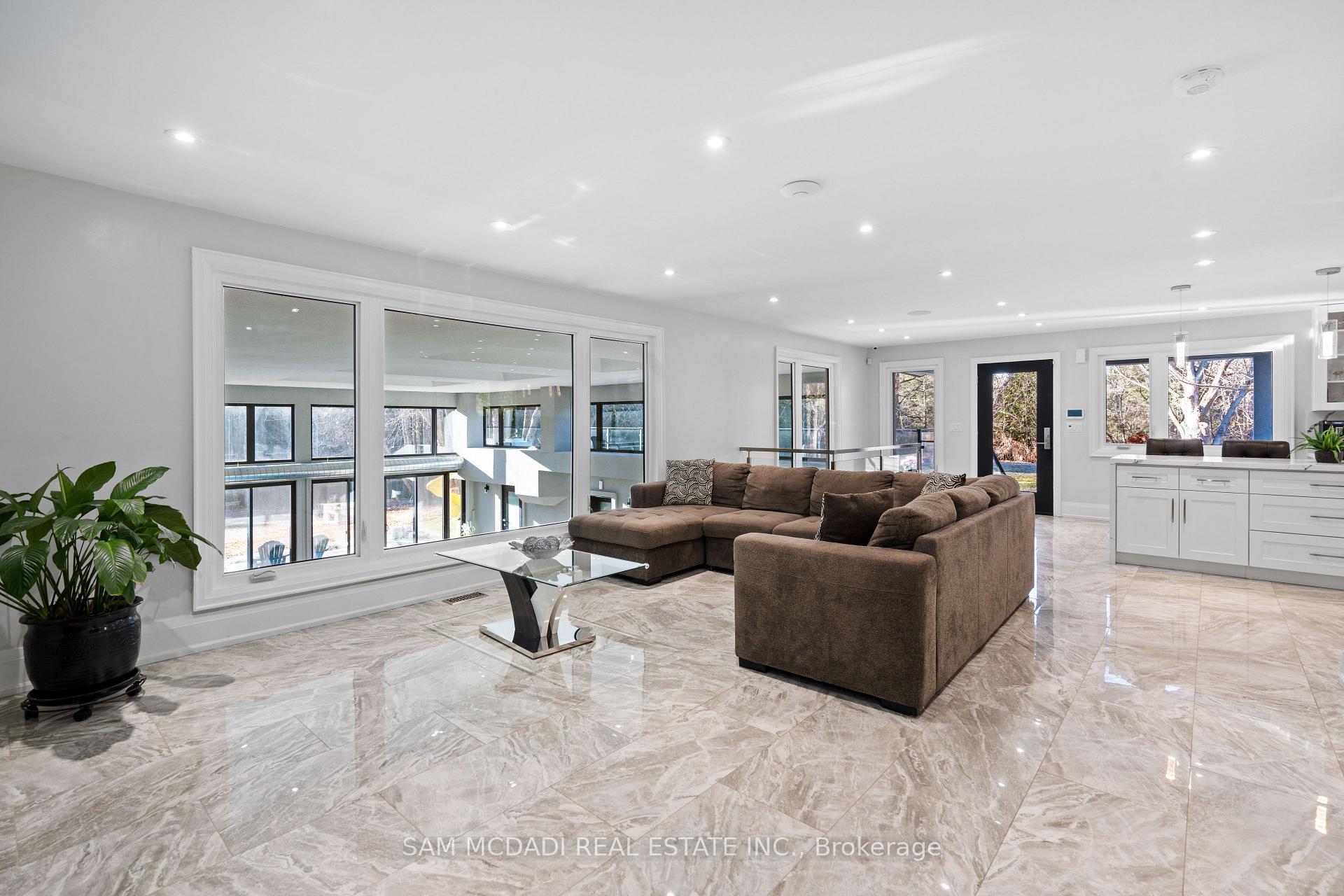 2993 Innisfil Beach Road