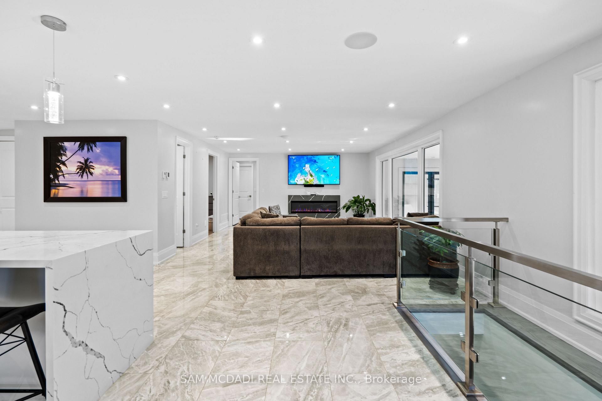 2993 Innisfil Beach Road