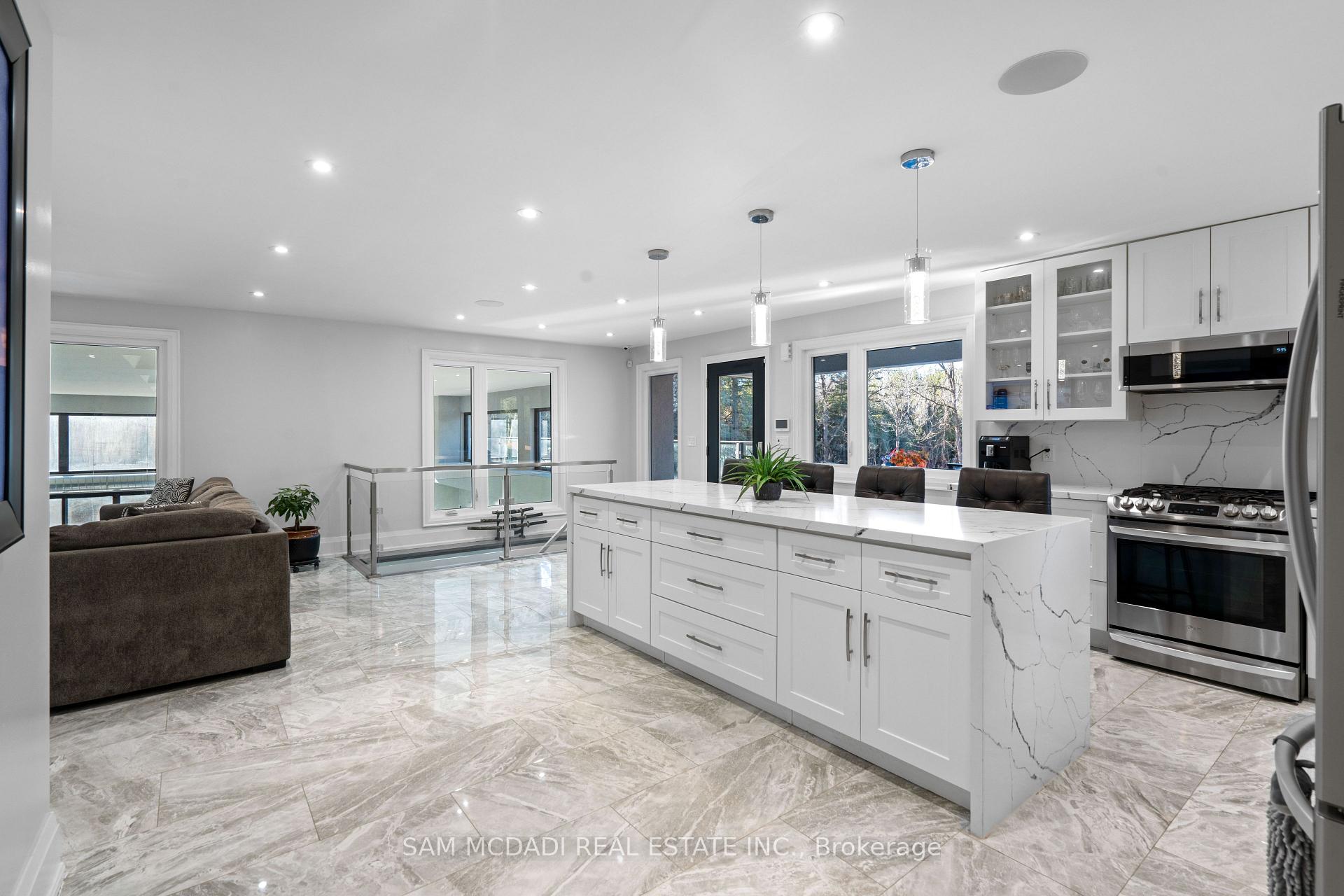 2993 Innisfil Beach Road