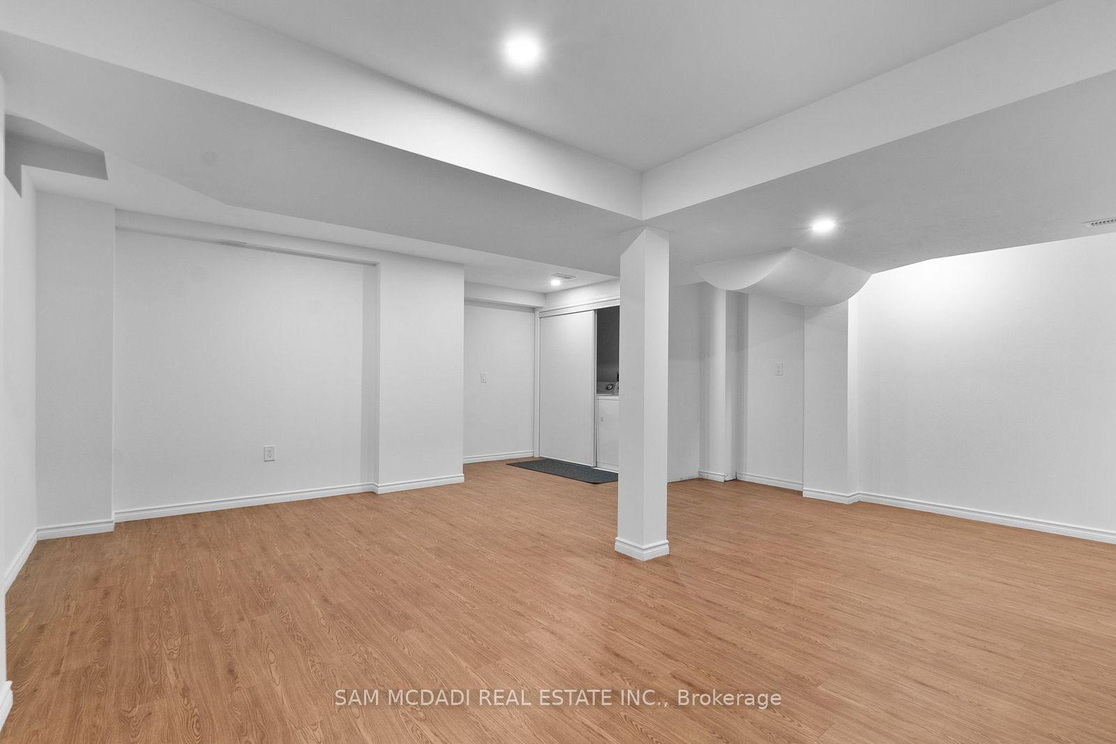 23 Manordale Crescent