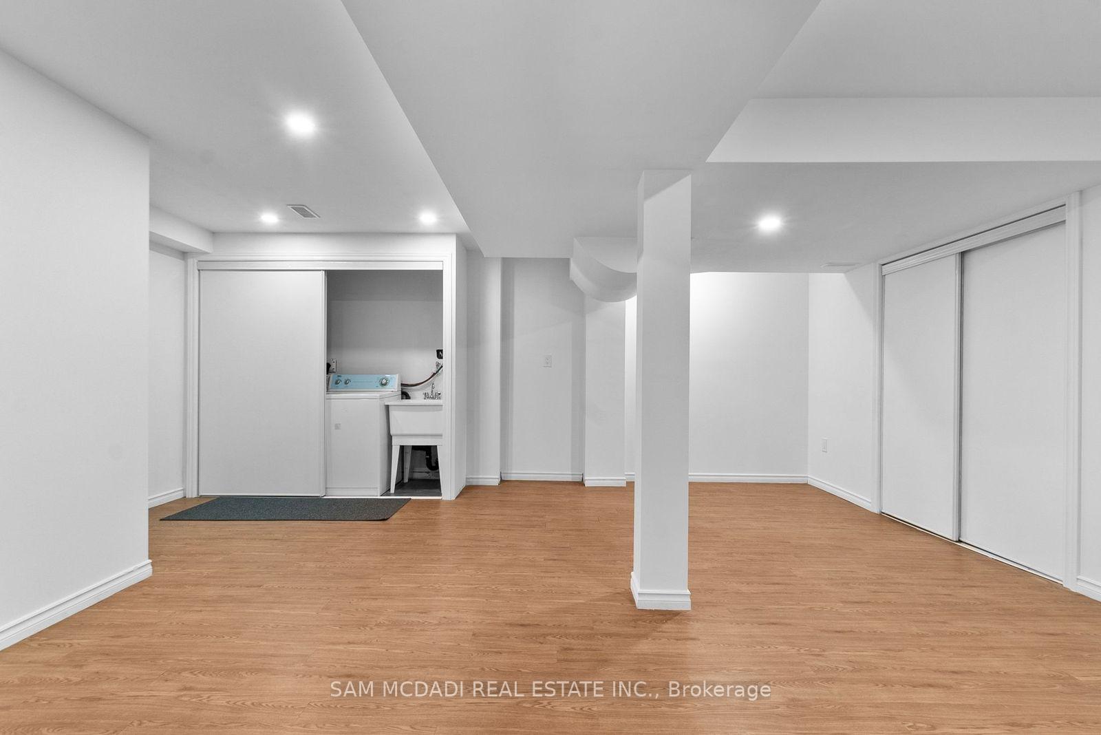 23 Manordale Crescent