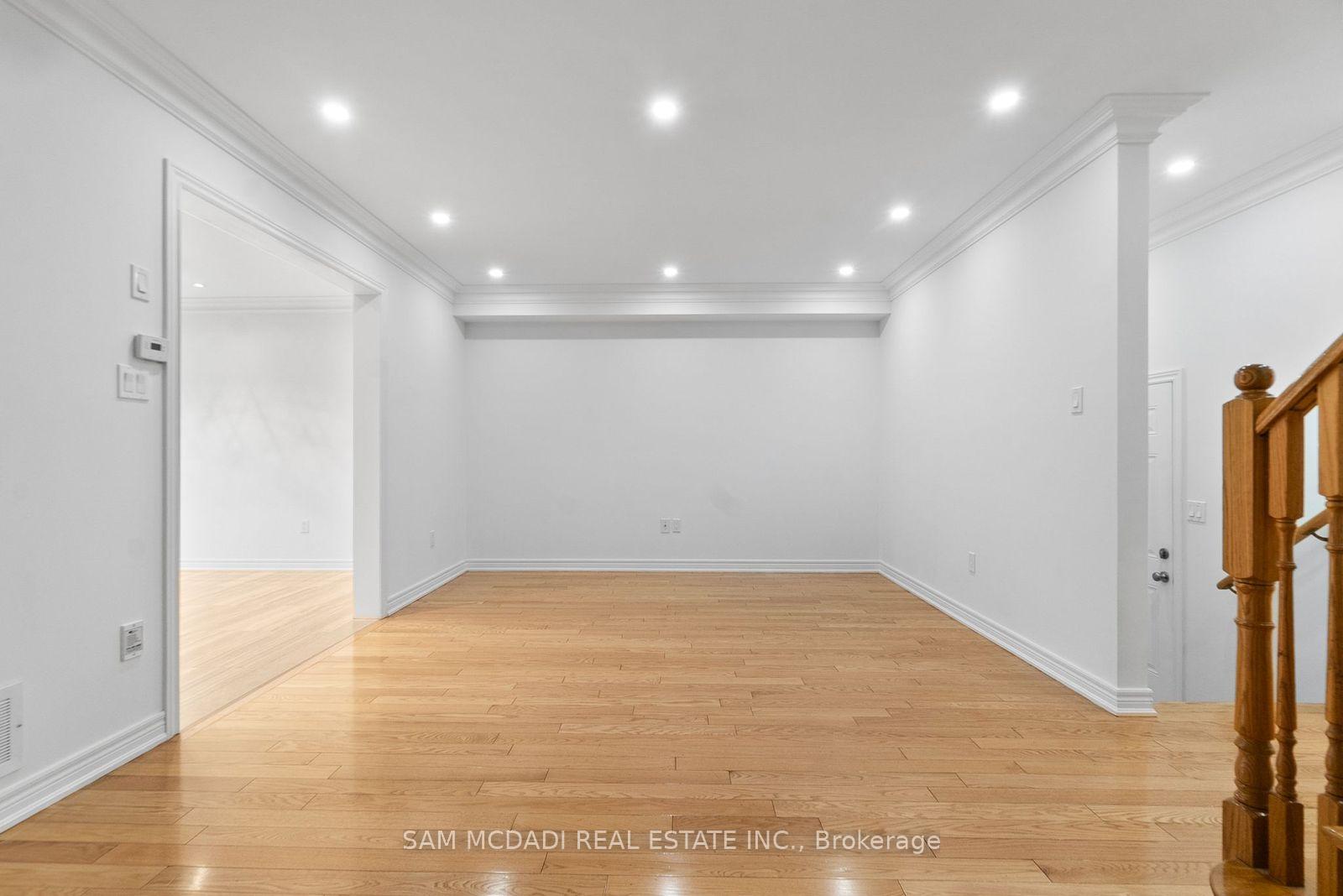 23 Manordale Crescent