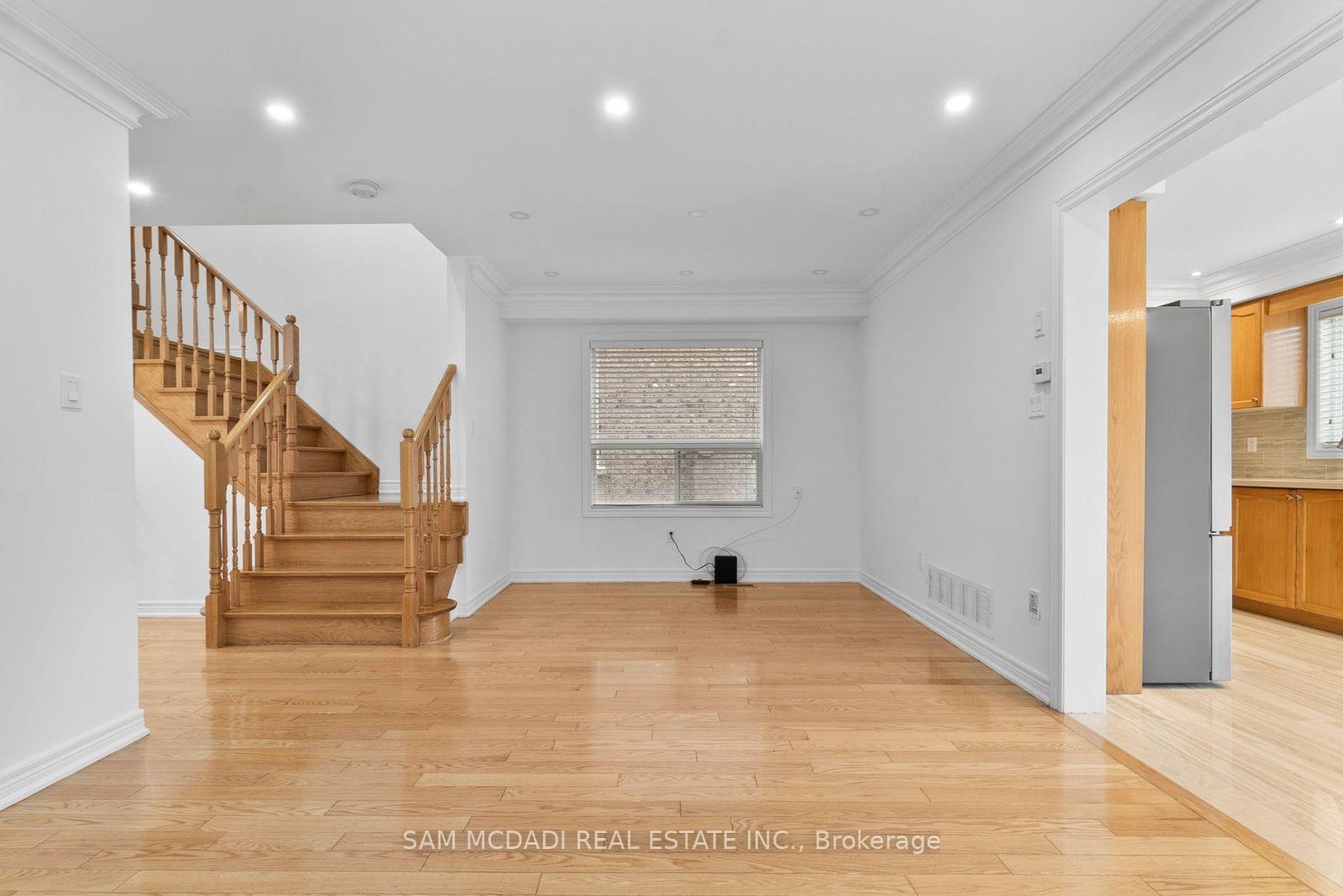 23 Manordale Crescent