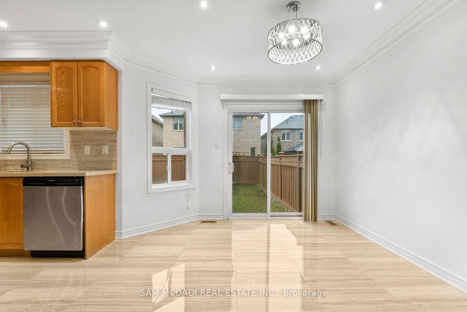 23 Manordale Crescent