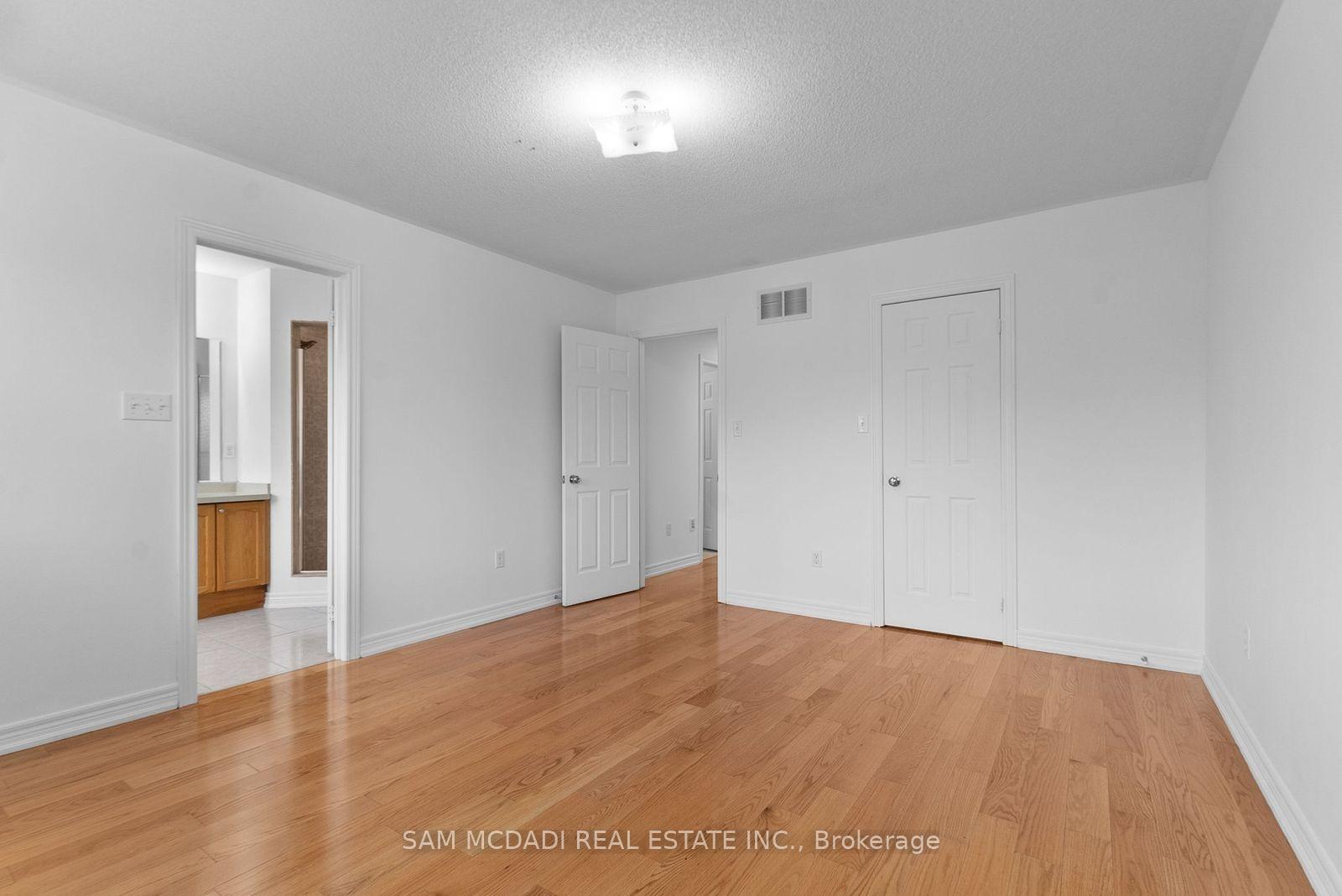 23 Manordale Crescent