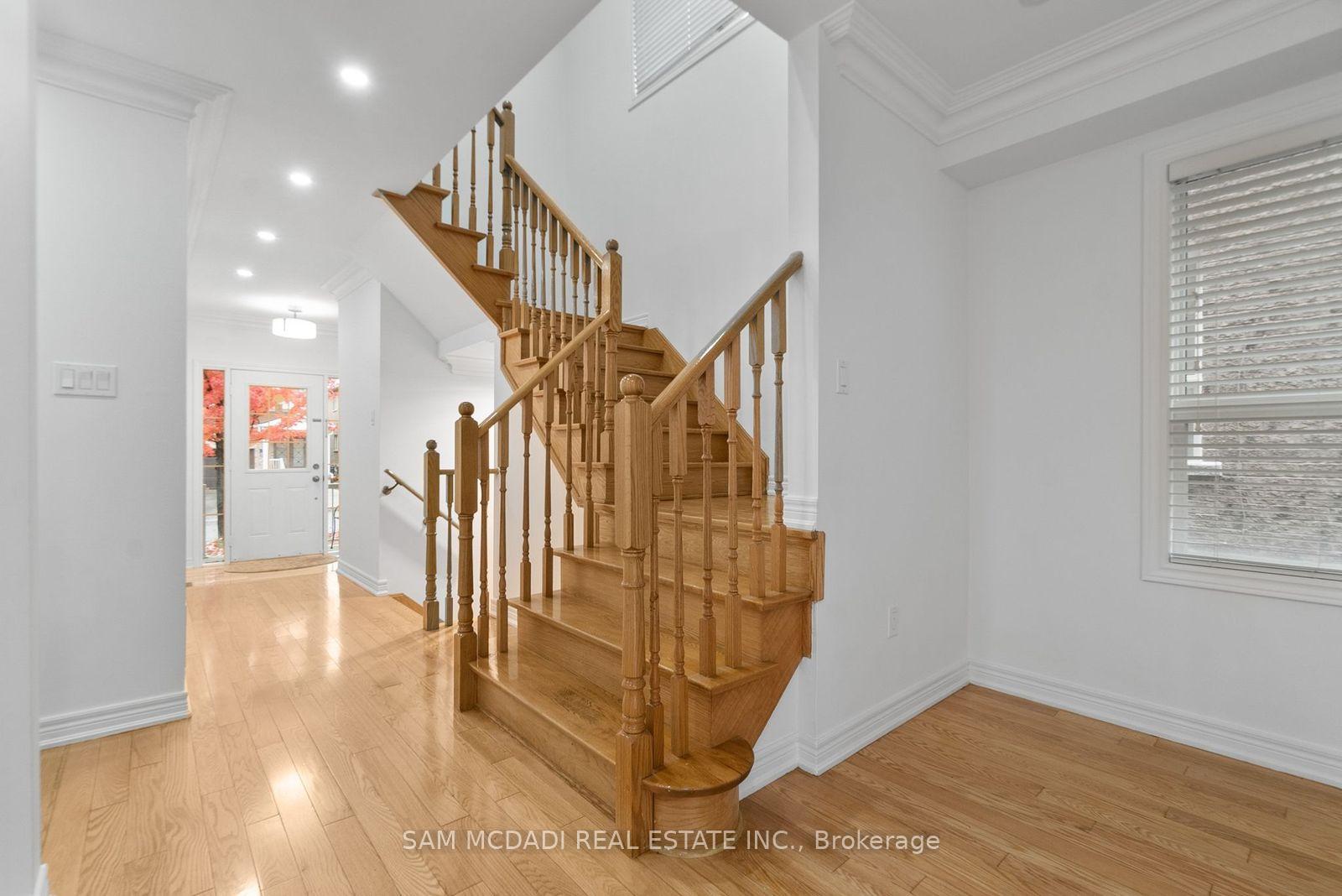 23 Manordale Crescent