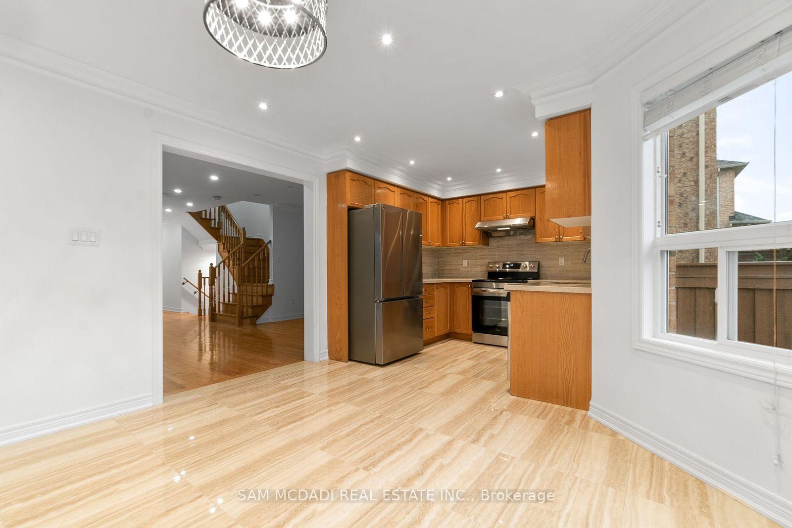 23 Manordale Crescent