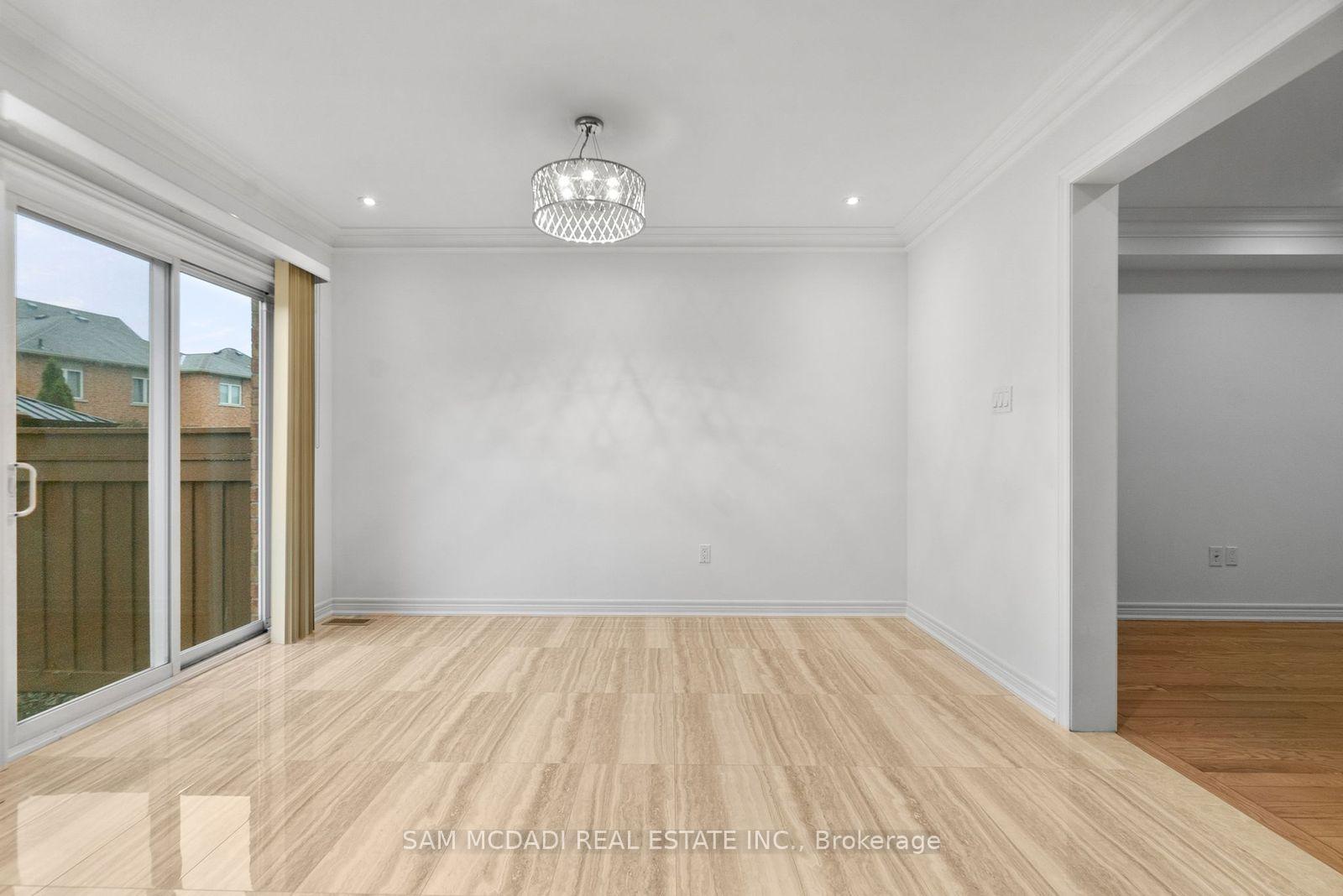 23 Manordale Crescent