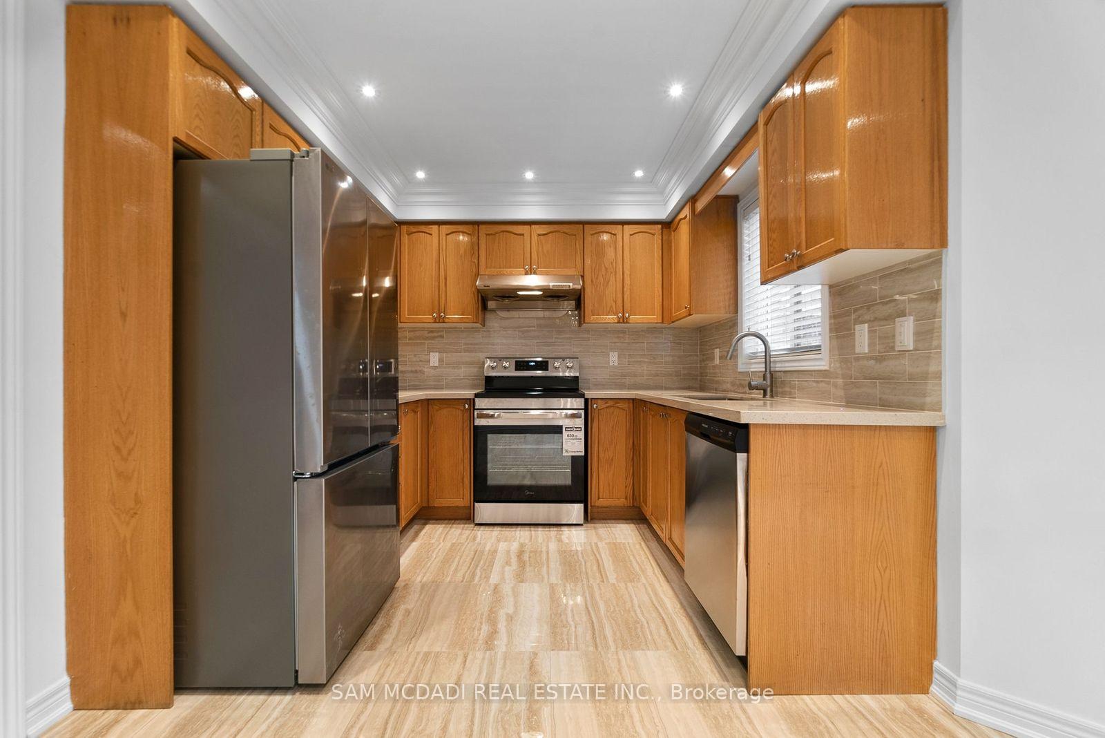 23 Manordale Crescent