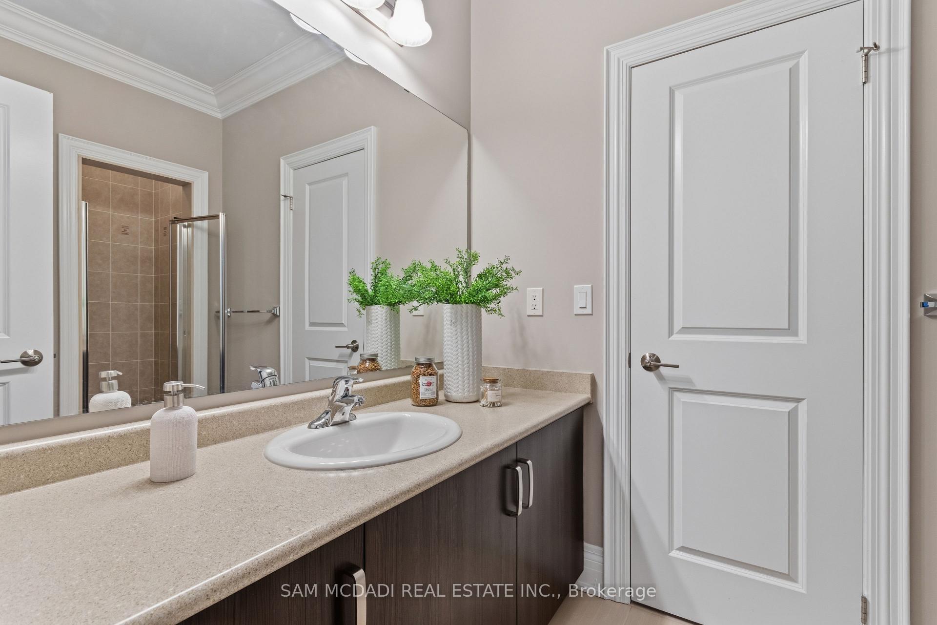 92 Heintzman Crescent