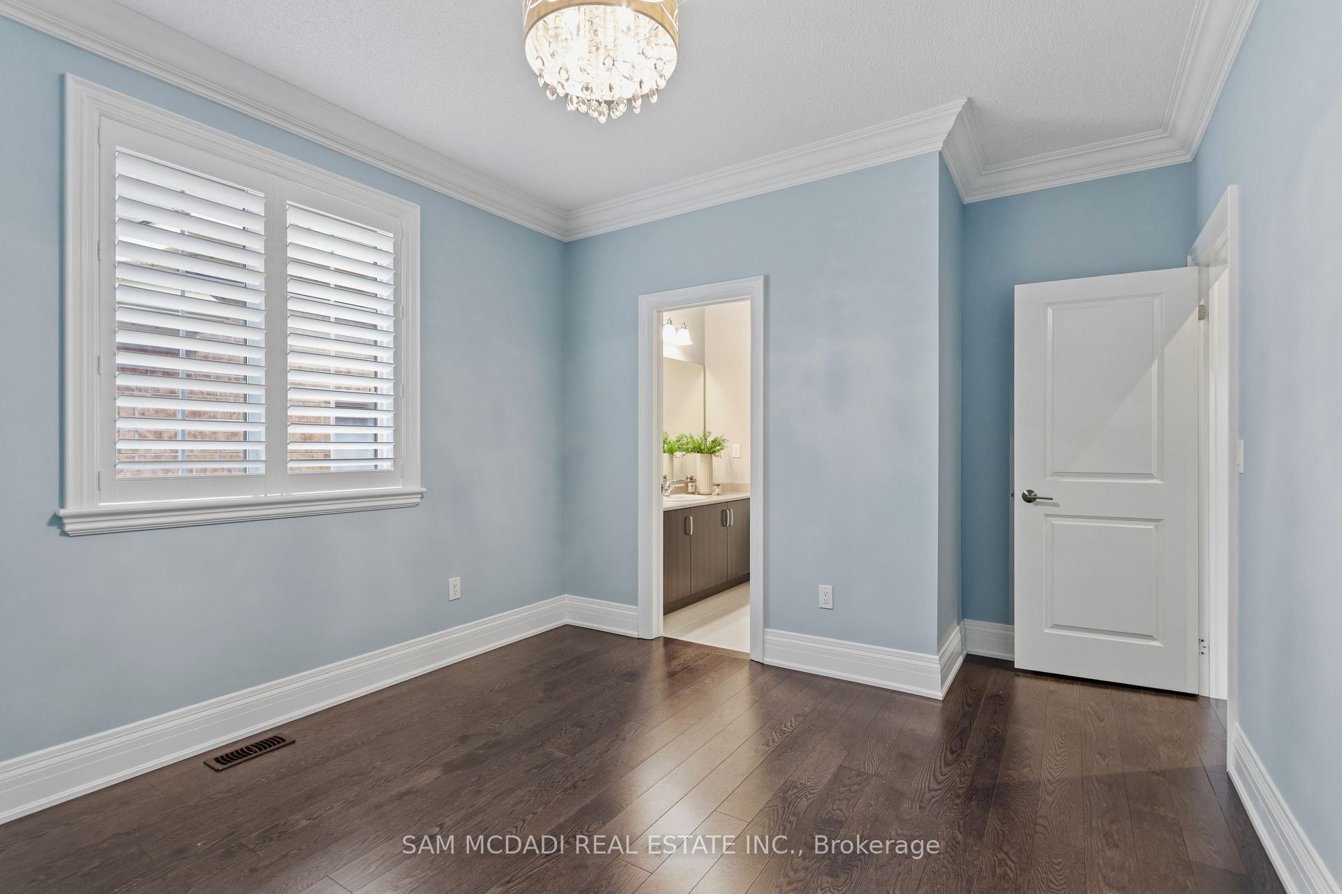 92 Heintzman Crescent