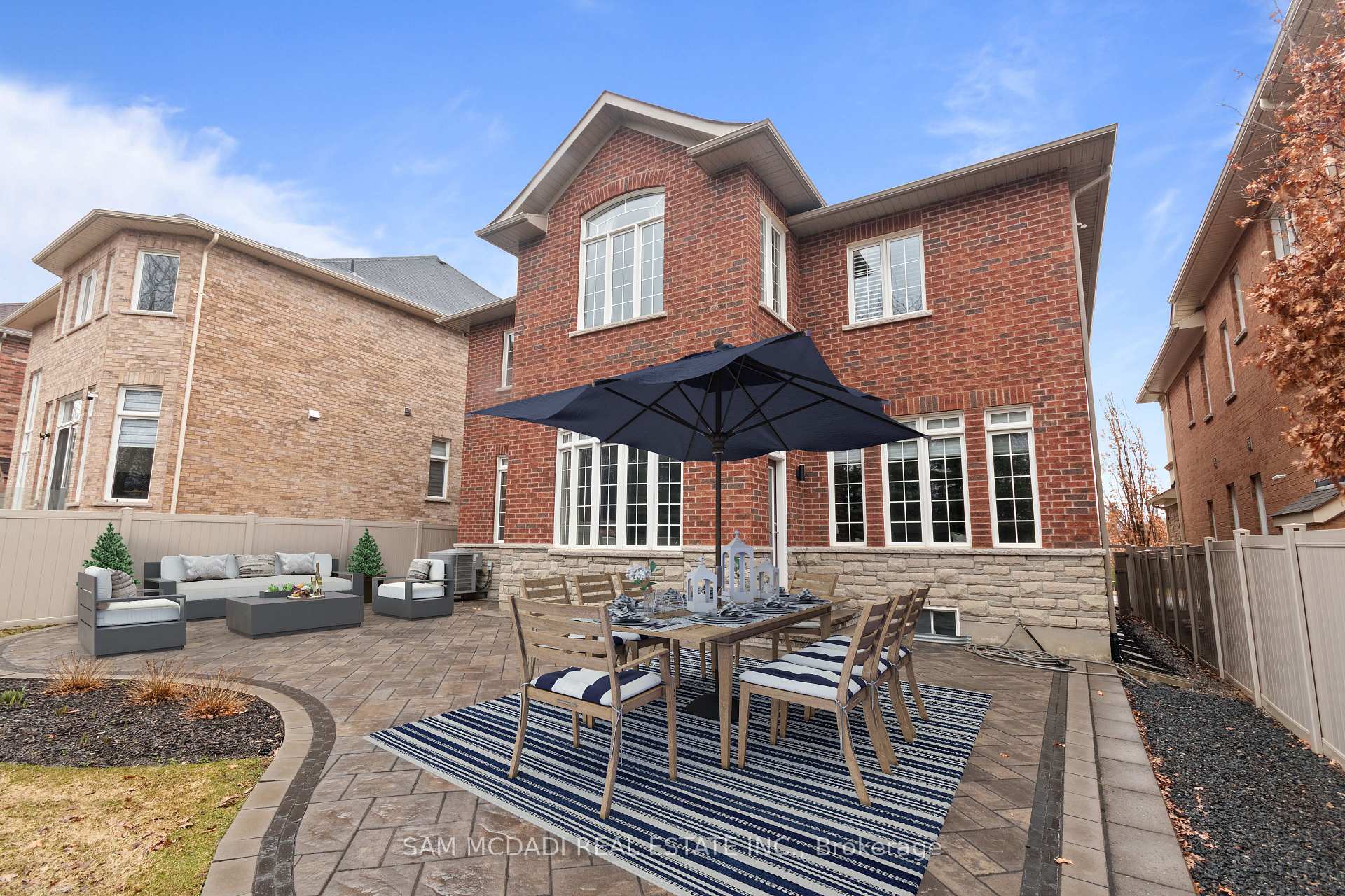 92 Heintzman Crescent