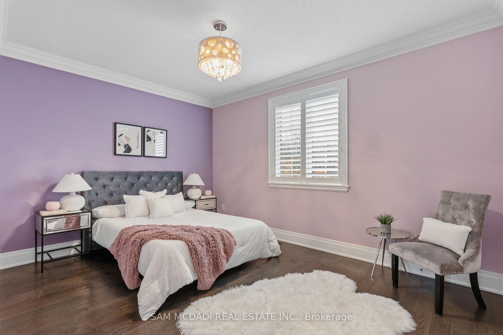 92 Heintzman Crescent