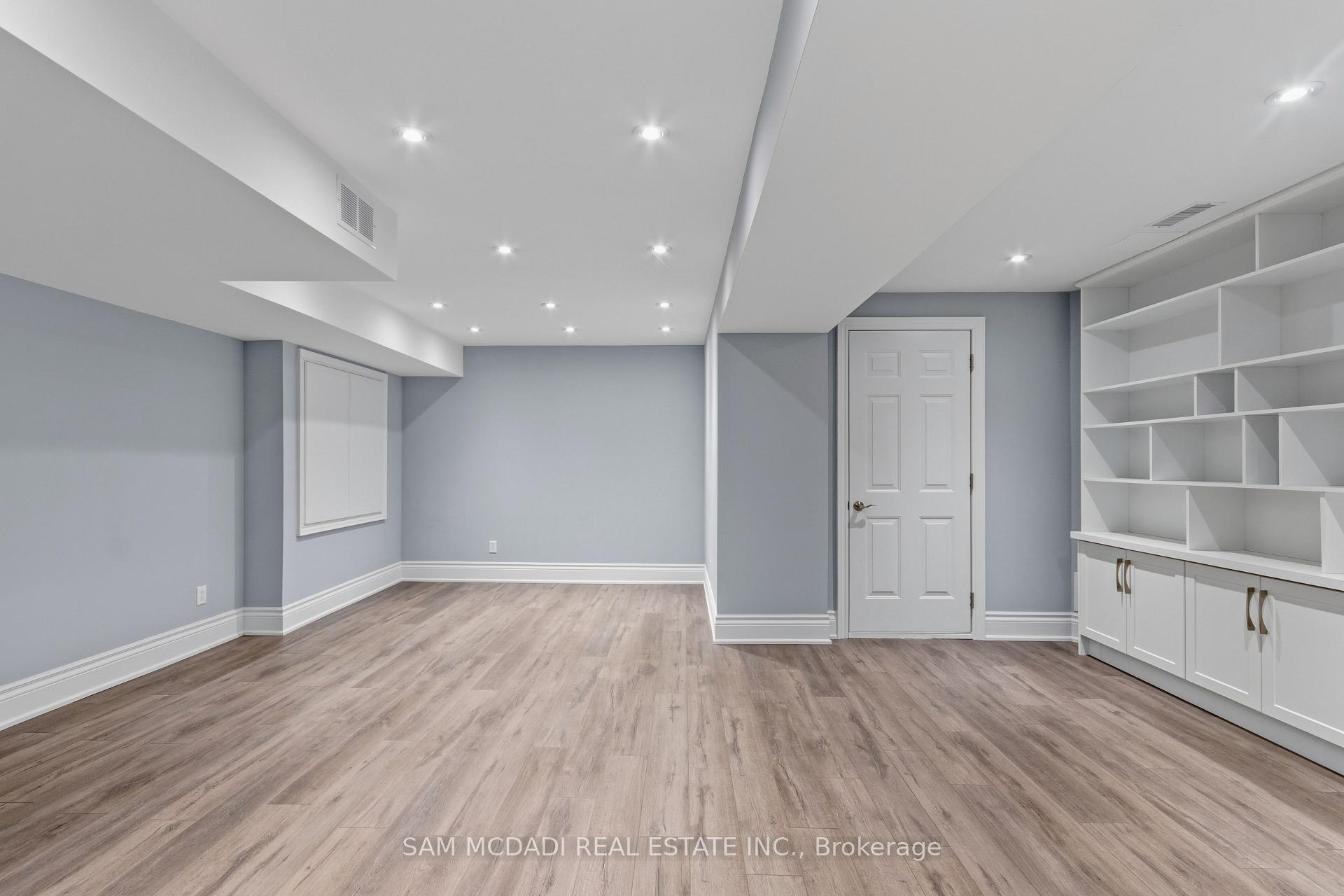 92 Heintzman Crescent