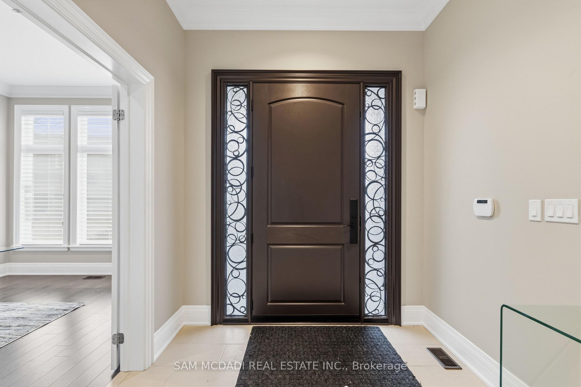 92 Heintzman Crescent