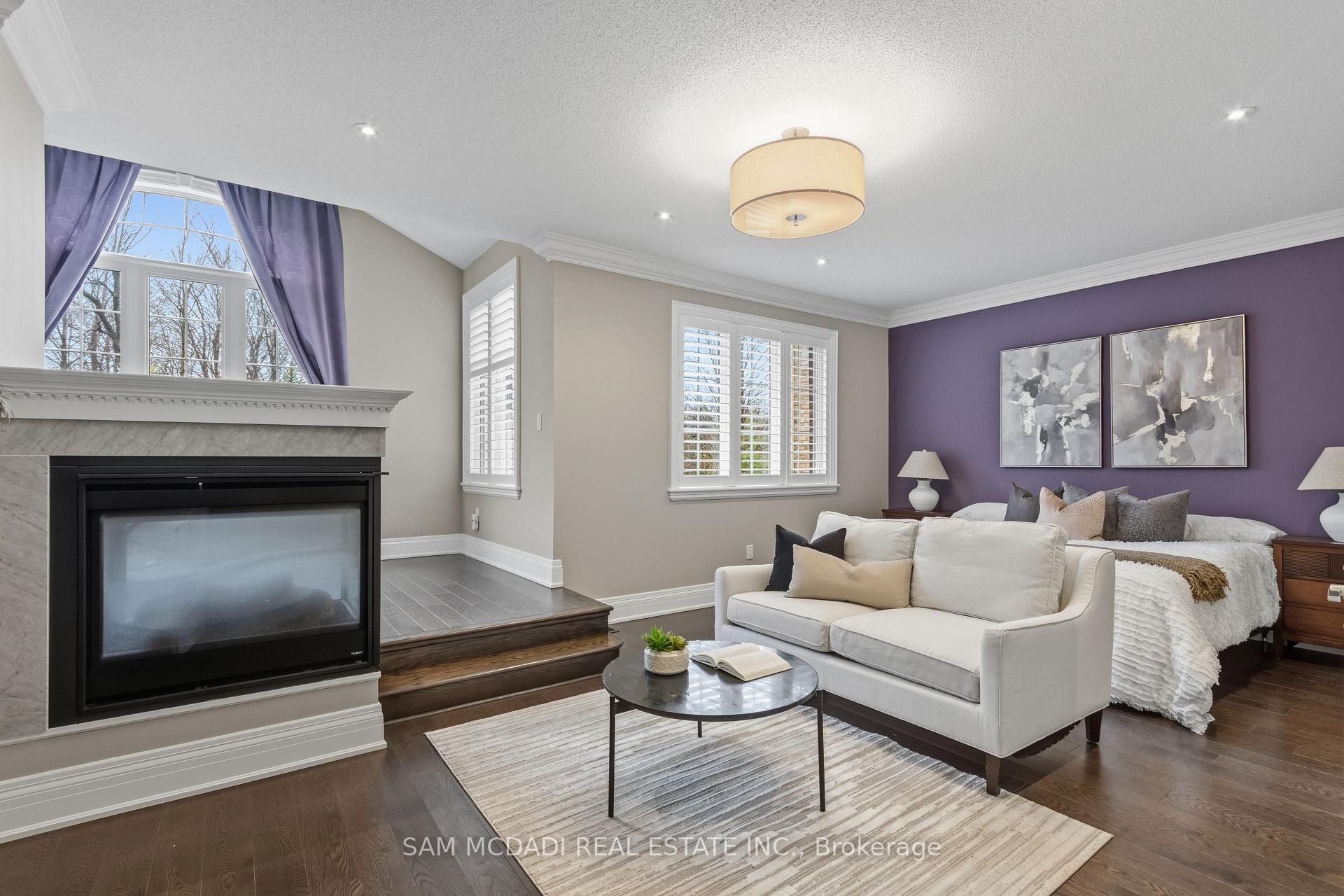 92 Heintzman Crescent