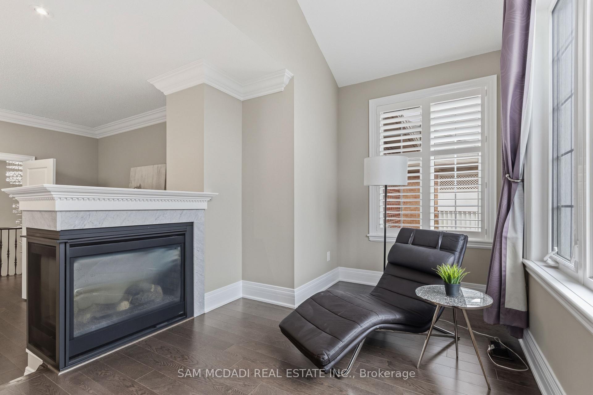 92 Heintzman Crescent