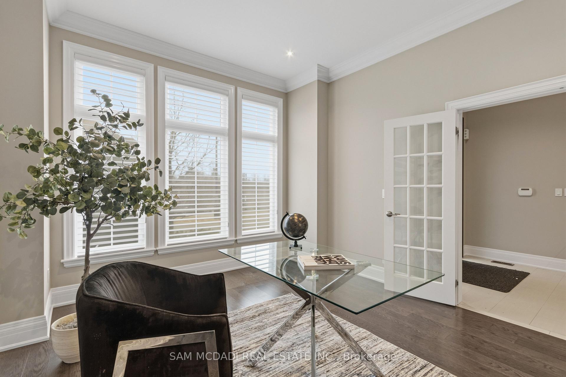 92 Heintzman Crescent