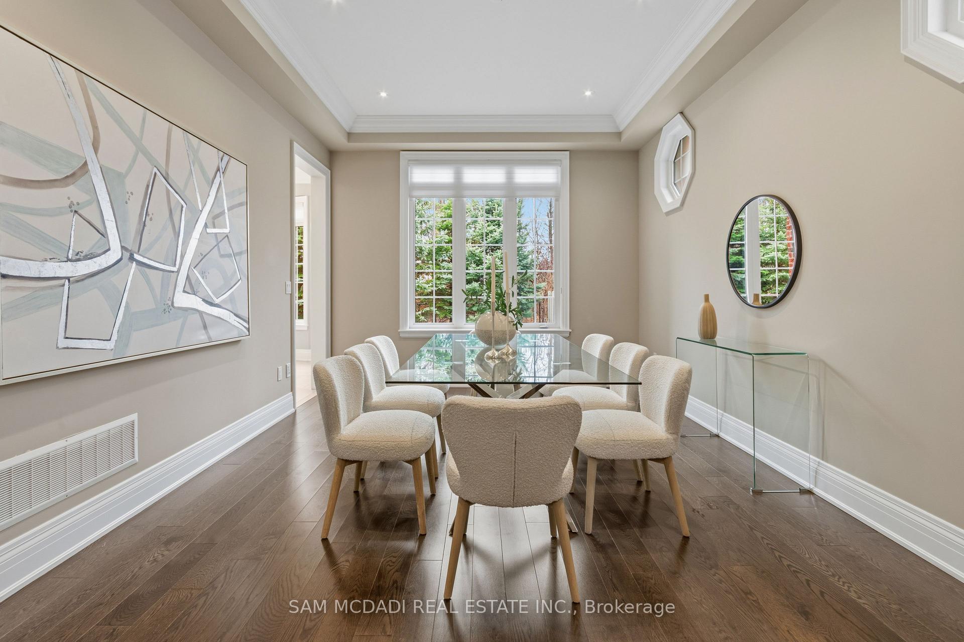 92 Heintzman Crescent