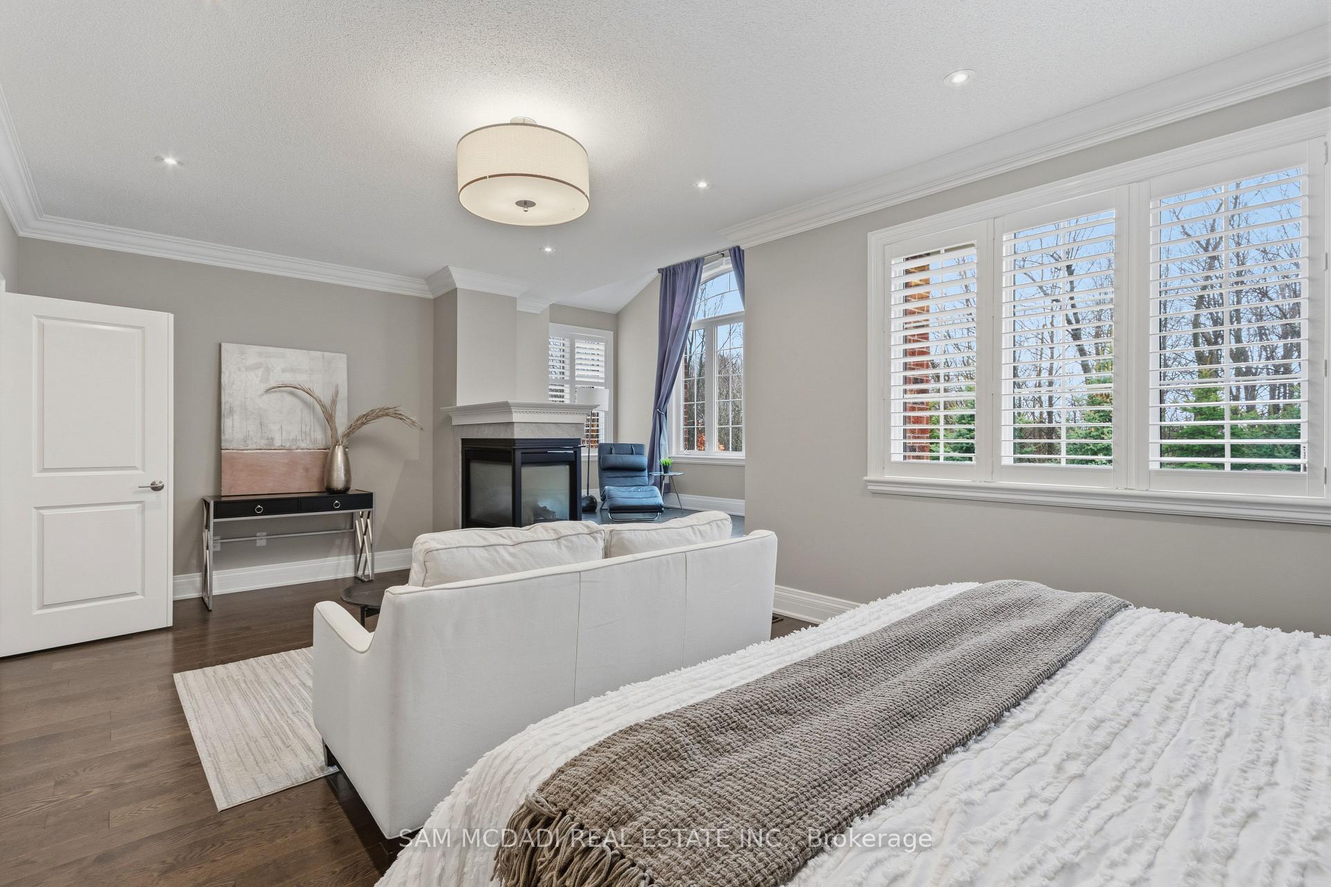 92 Heintzman Crescent