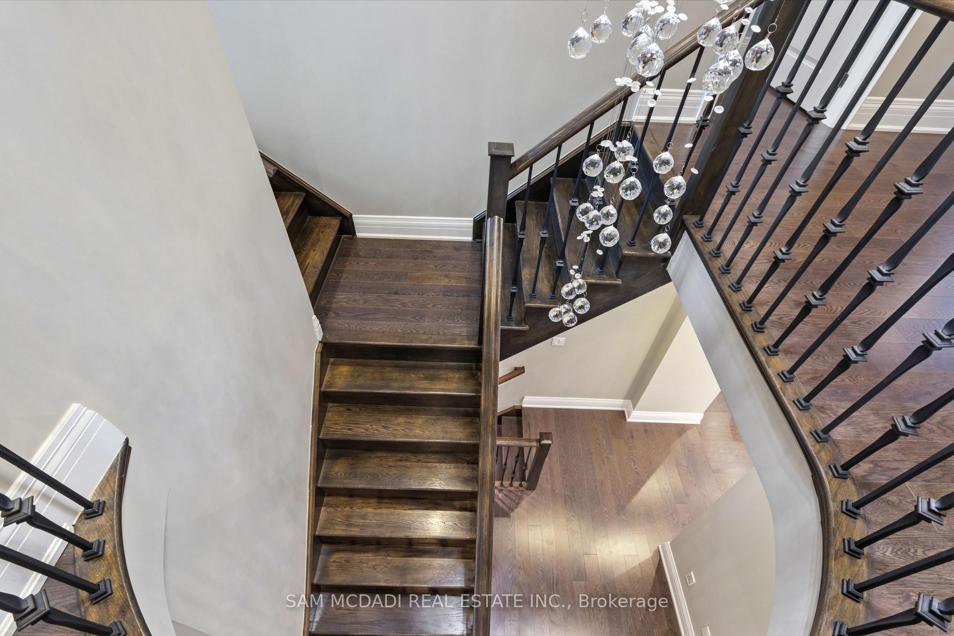 92 Heintzman Crescent