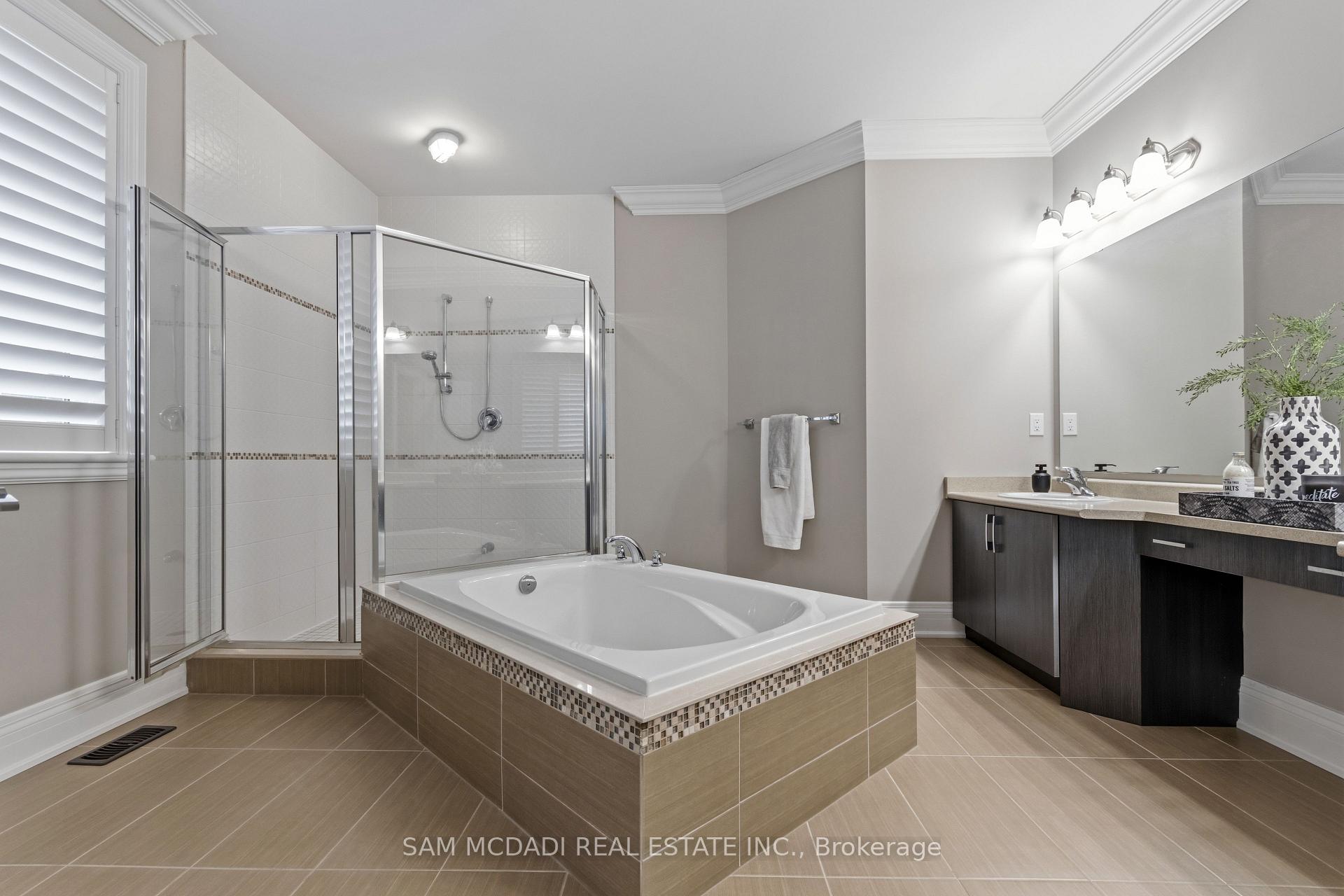 92 Heintzman Crescent