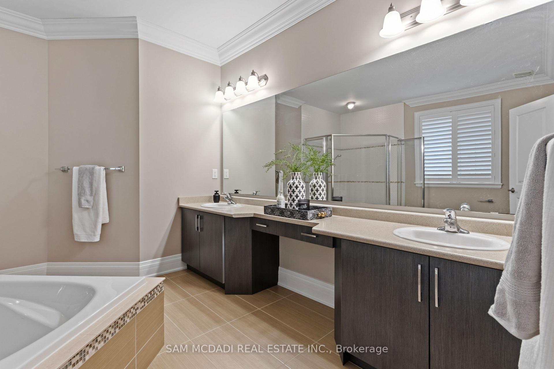 92 Heintzman Crescent