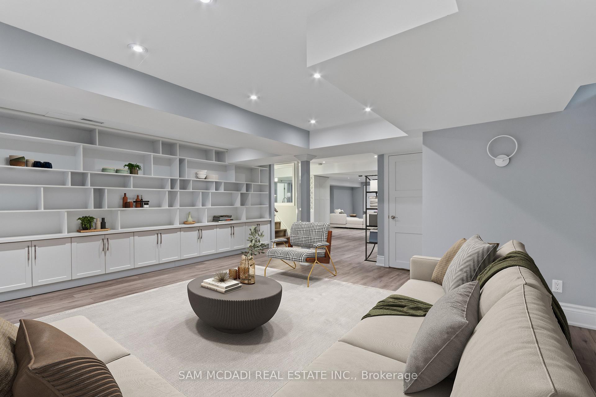 92 Heintzman Crescent