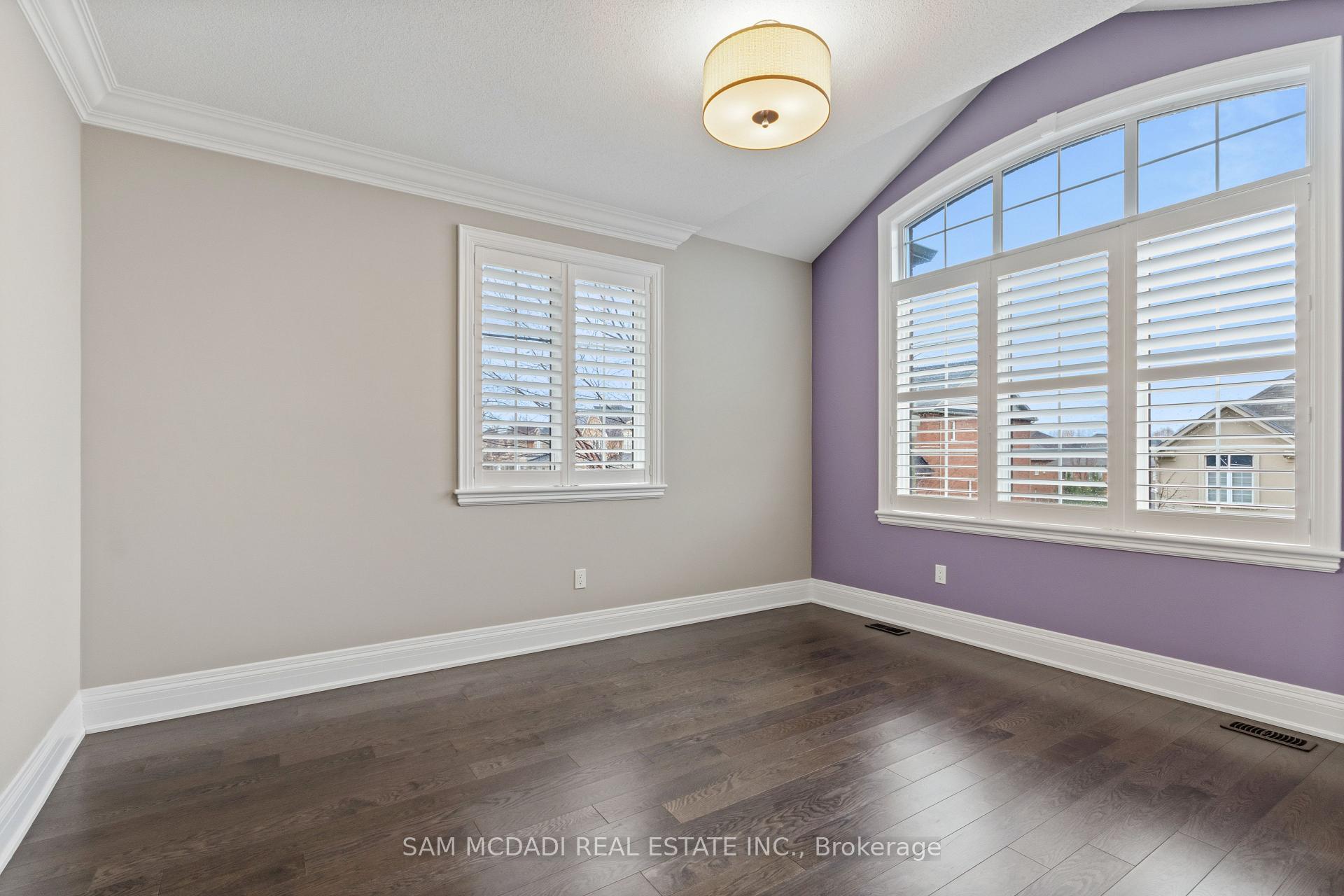 92 Heintzman Crescent