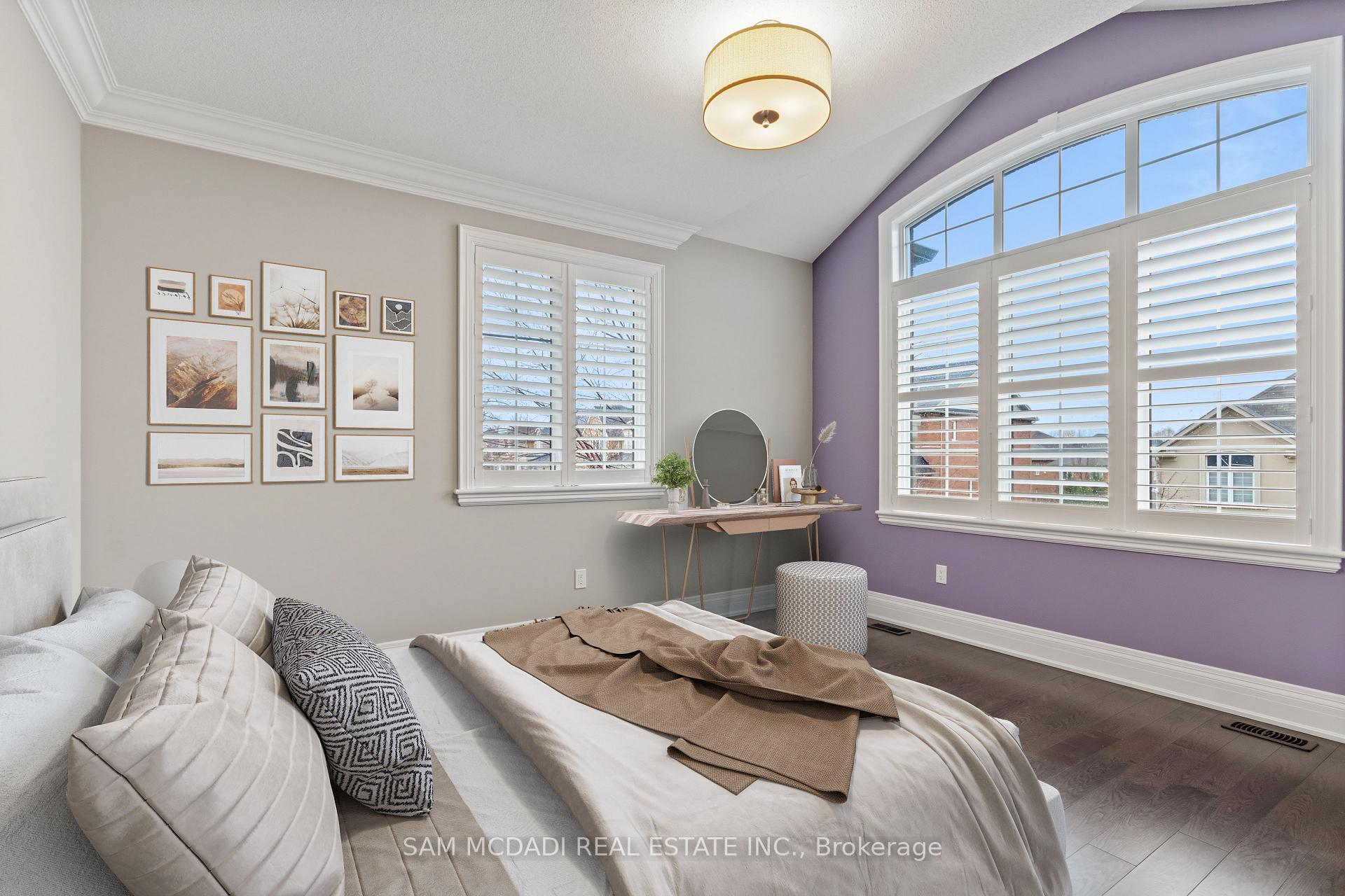 92 Heintzman Crescent