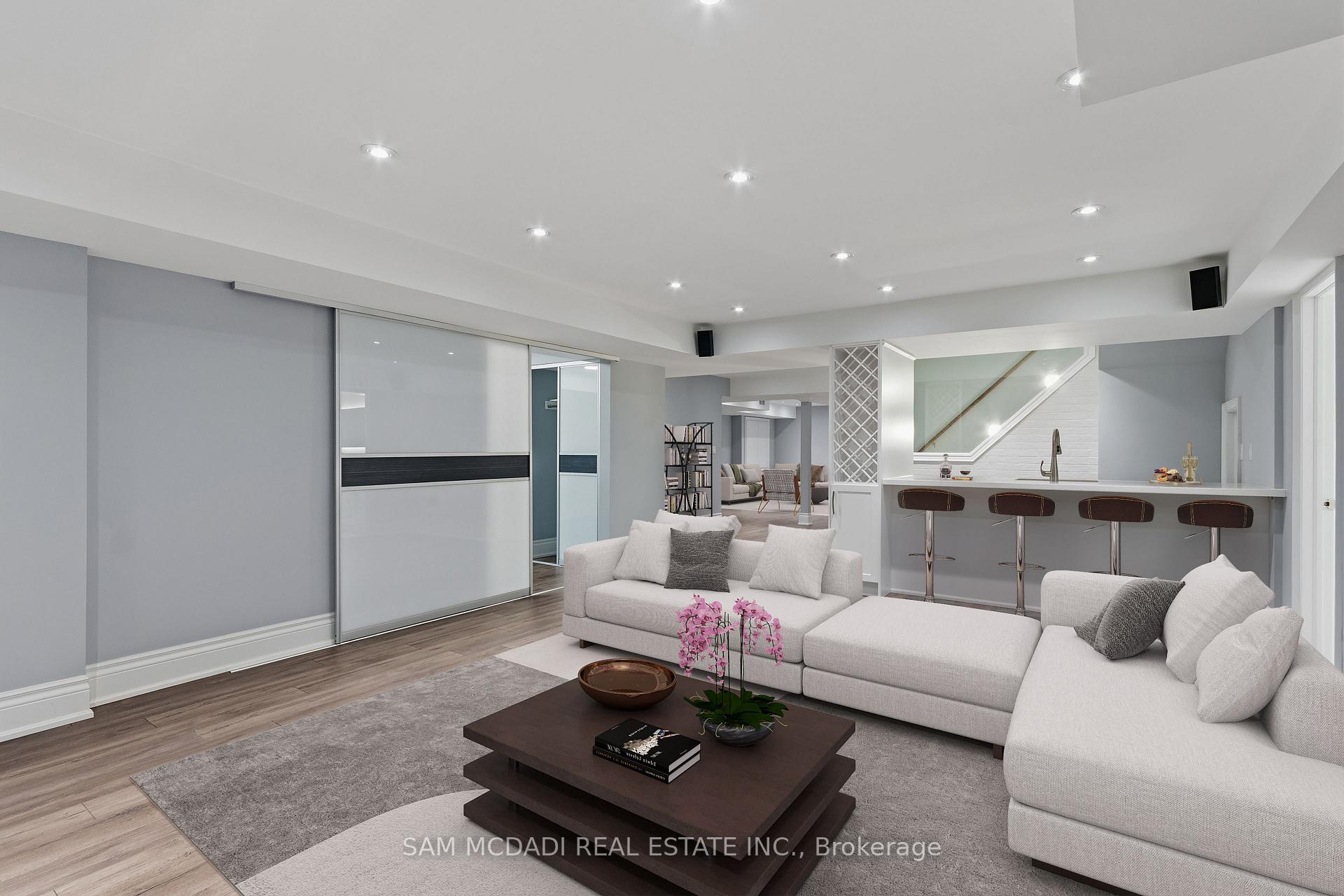 92 Heintzman Crescent