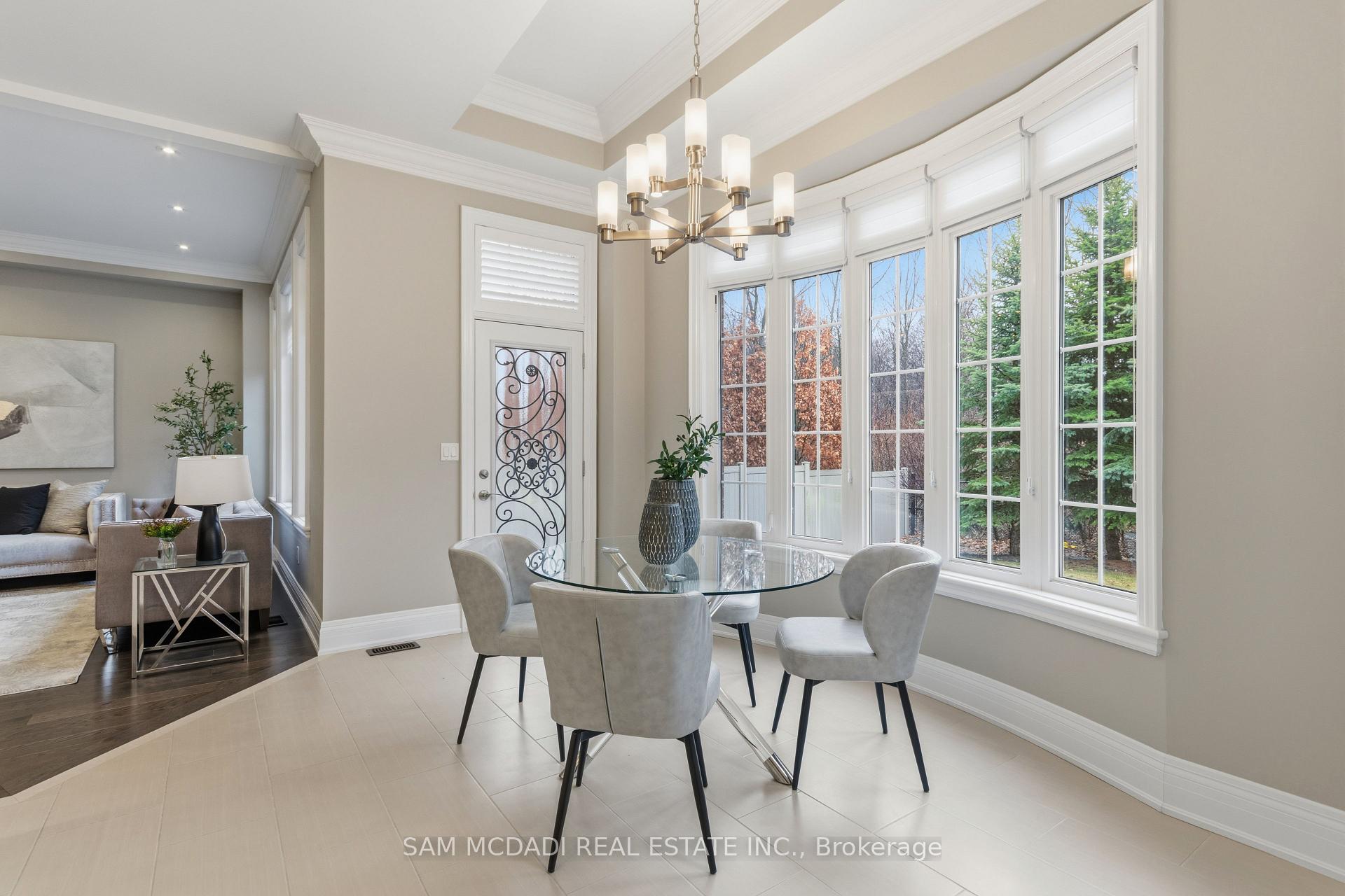 92 Heintzman Crescent