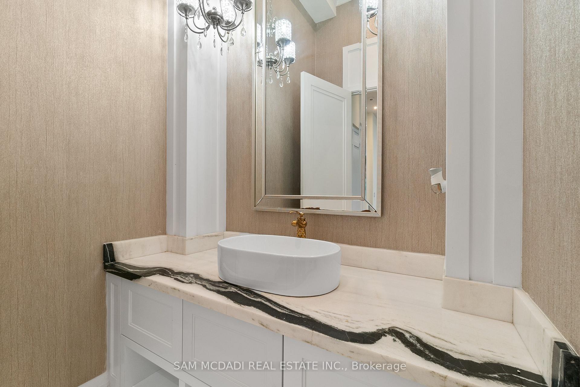 15 Glenview Heights Lane