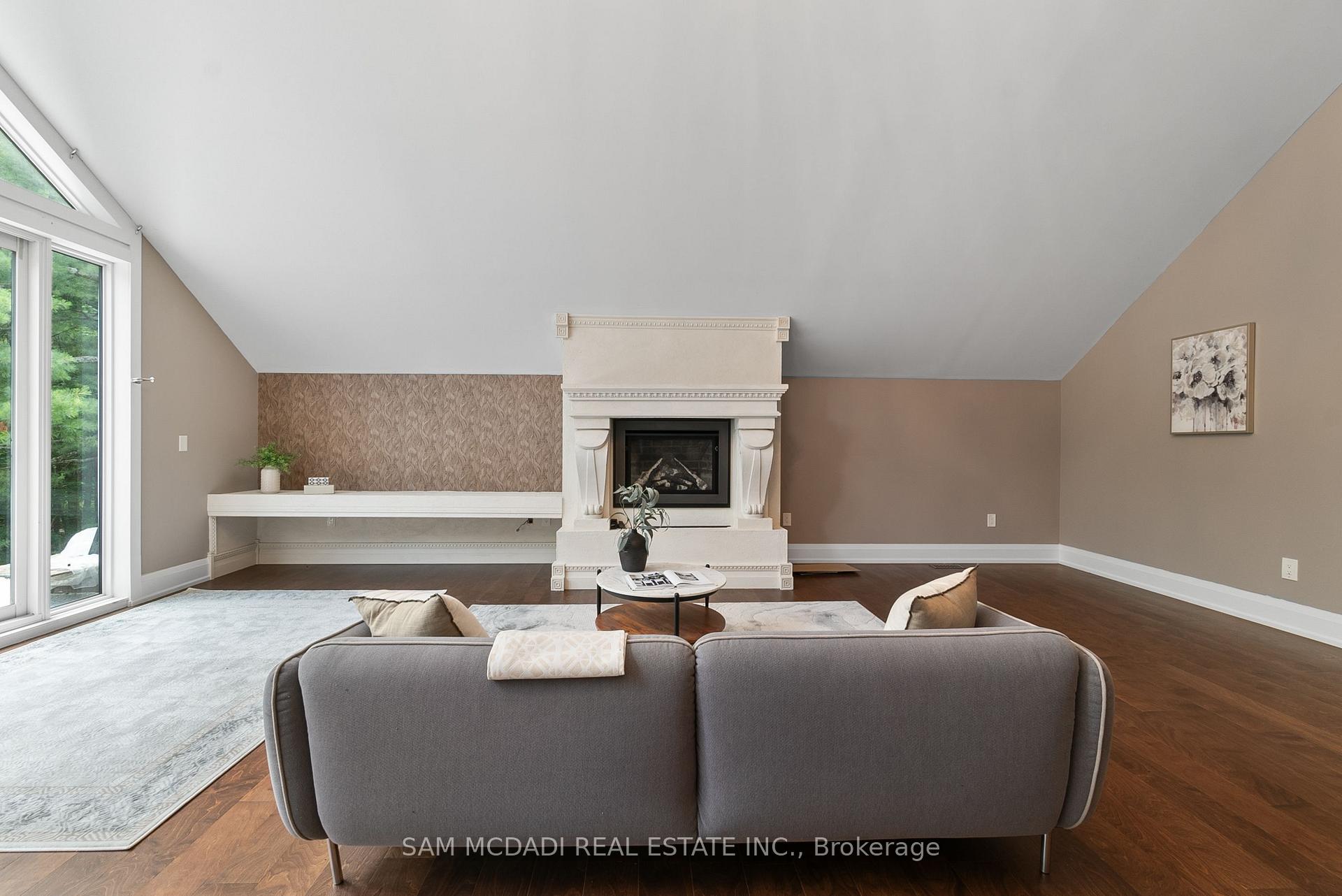 15 Glenview Heights Lane