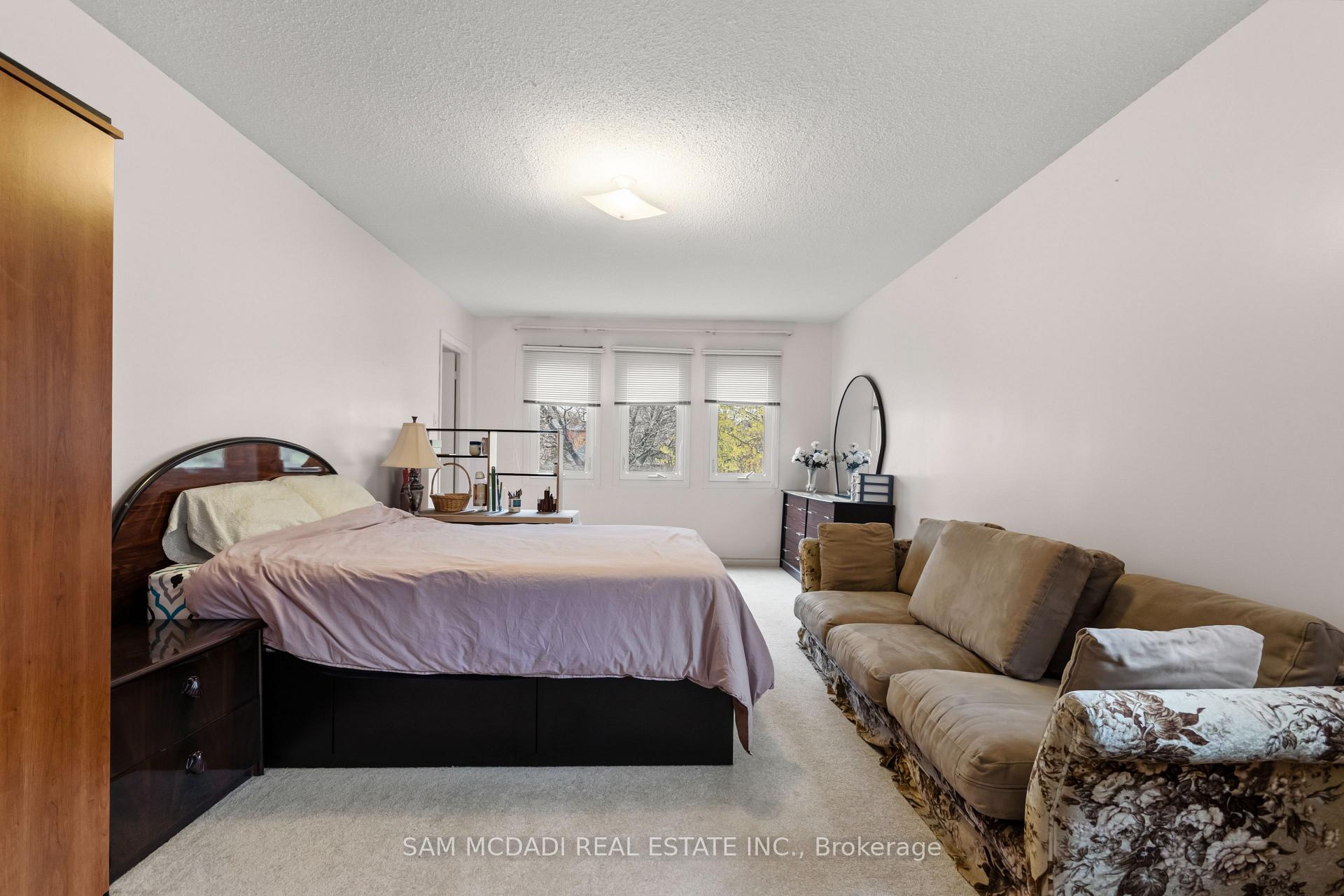 8 Brooklyn Crescent