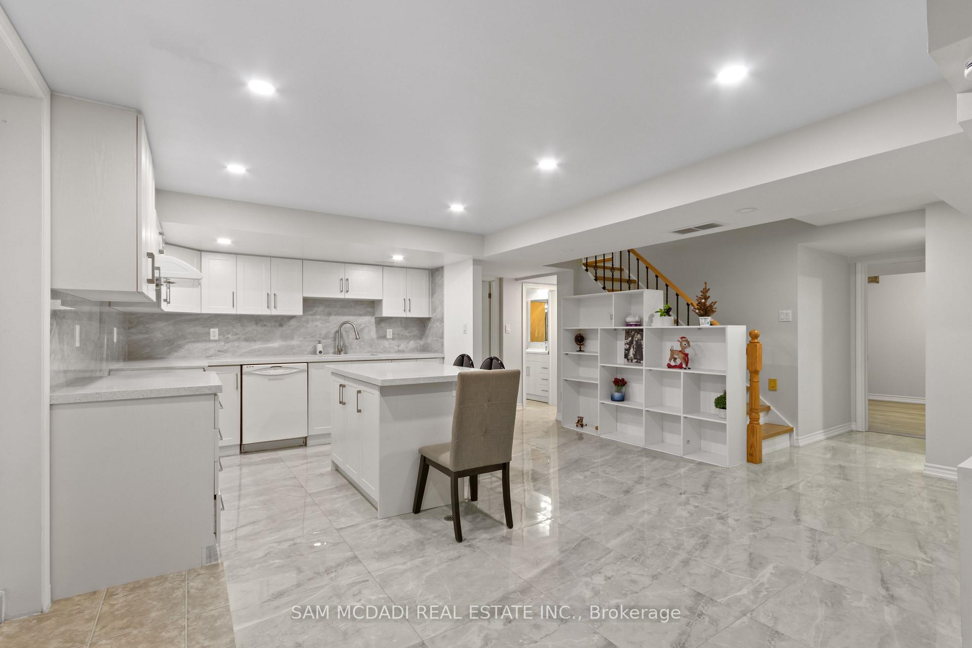 8 Brooklyn Crescent