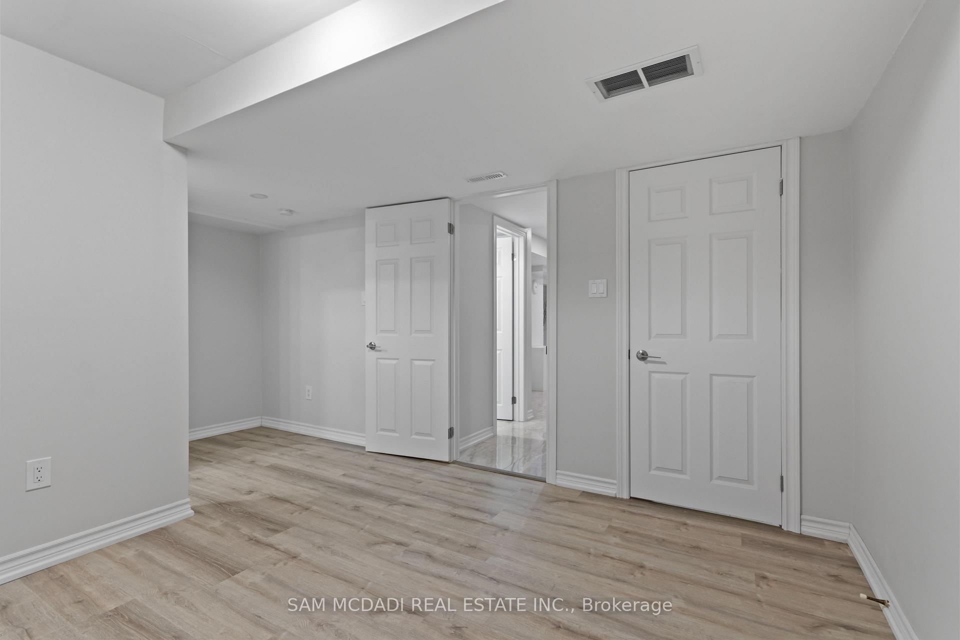 8 Brooklyn Crescent