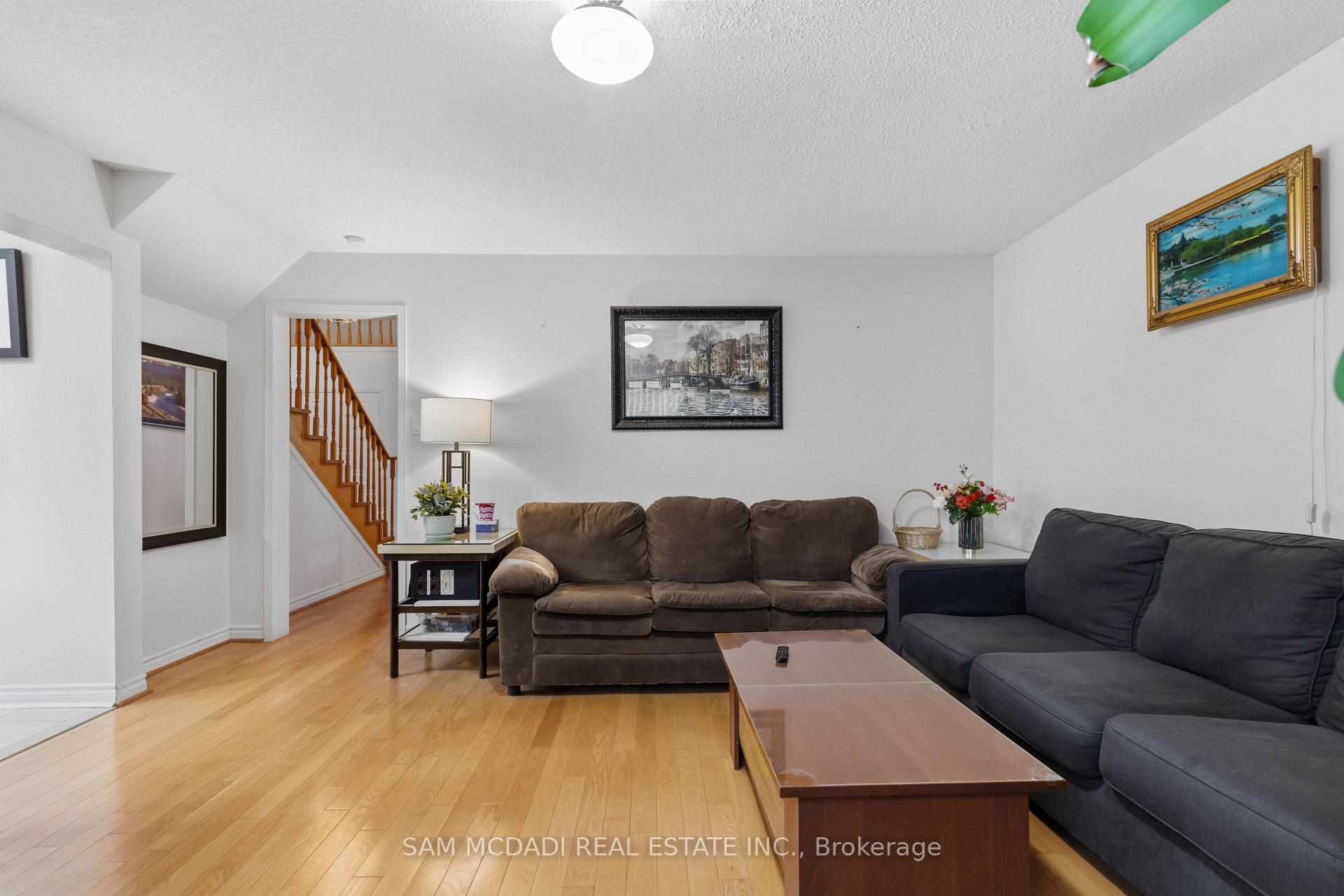 8 Brooklyn Crescent