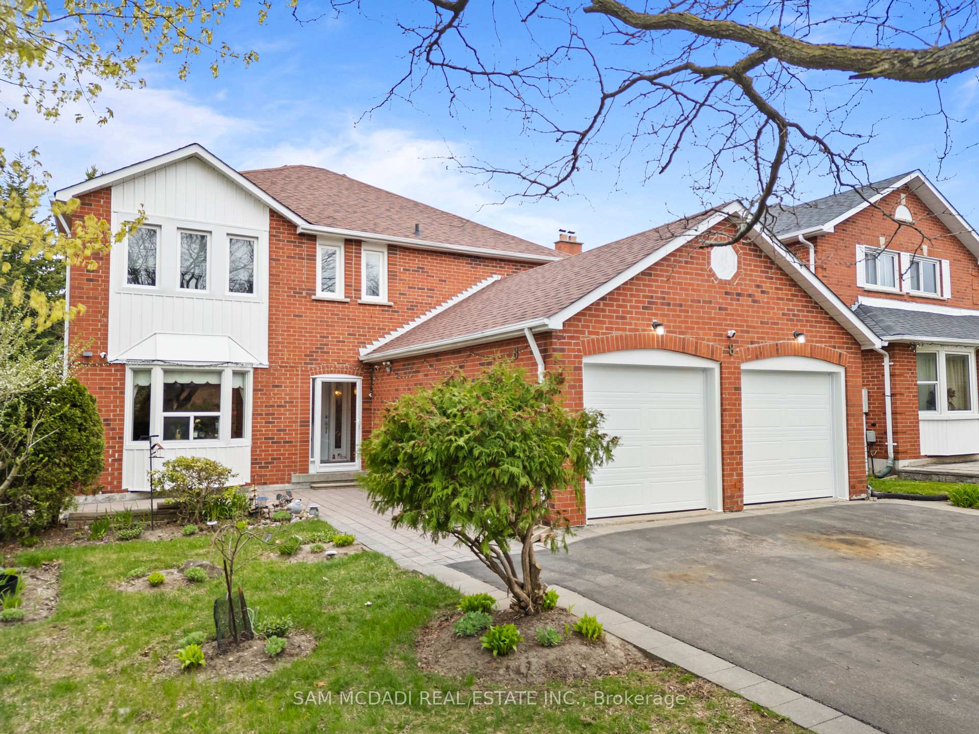 8 Brooklyn Crescent