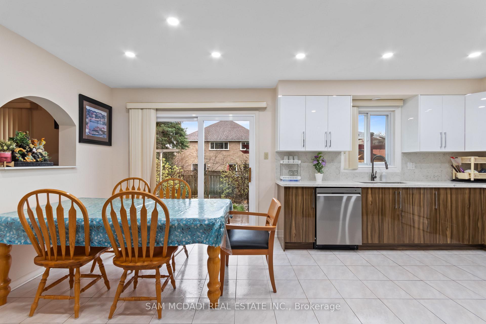 8 Brooklyn Crescent