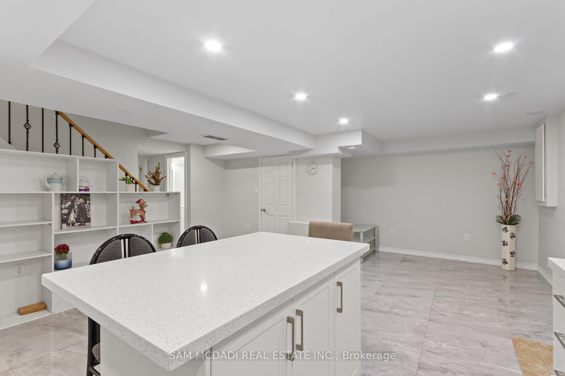 8 Brooklyn Crescent