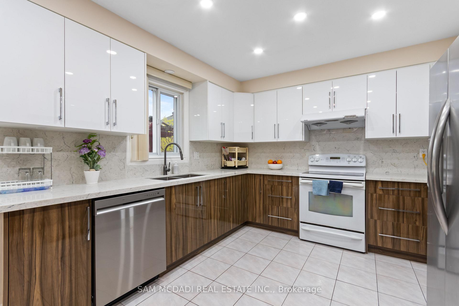 8 Brooklyn Crescent